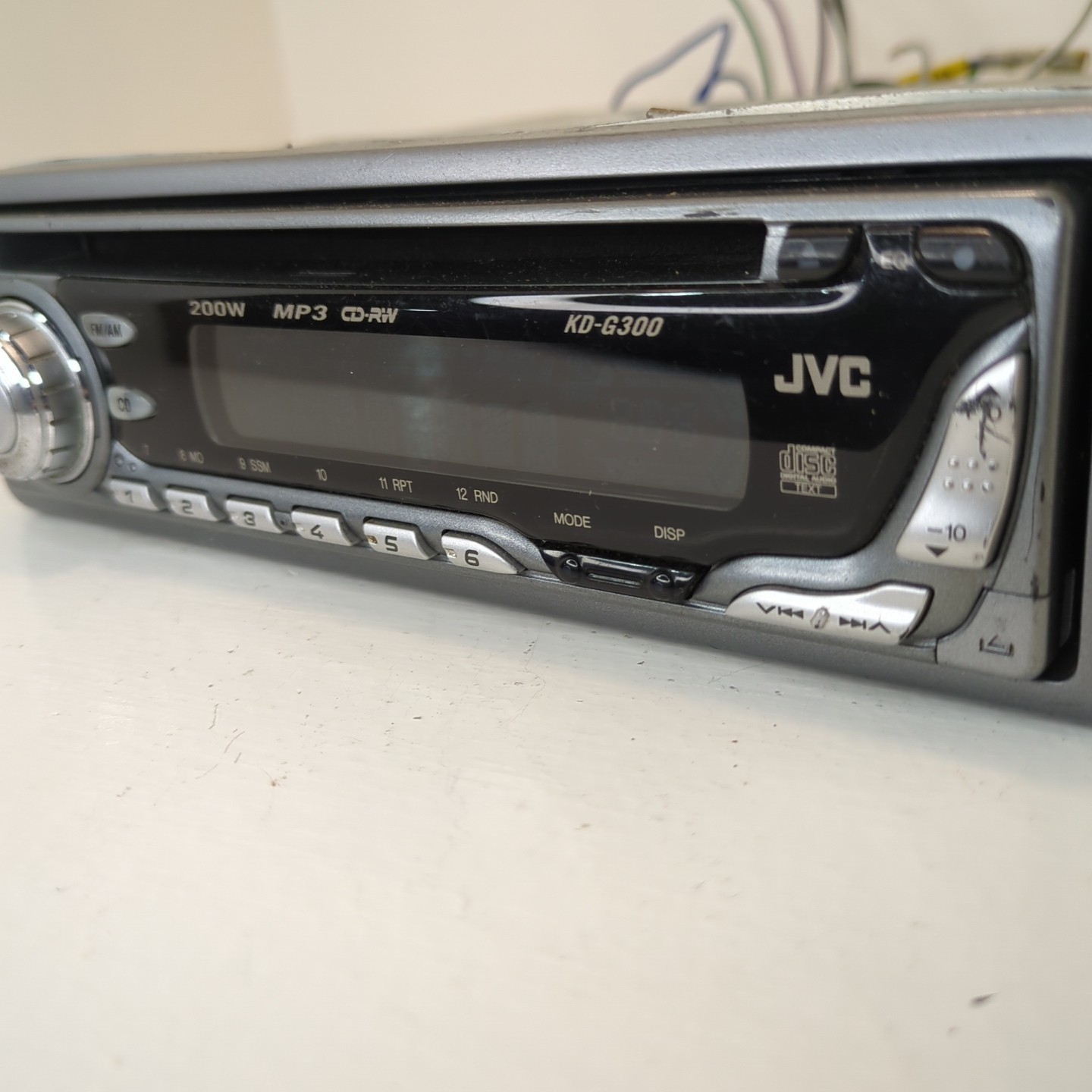 JVC KD-G300 AM/FM/CD/MP3 Player In Dash Receiver 200W
