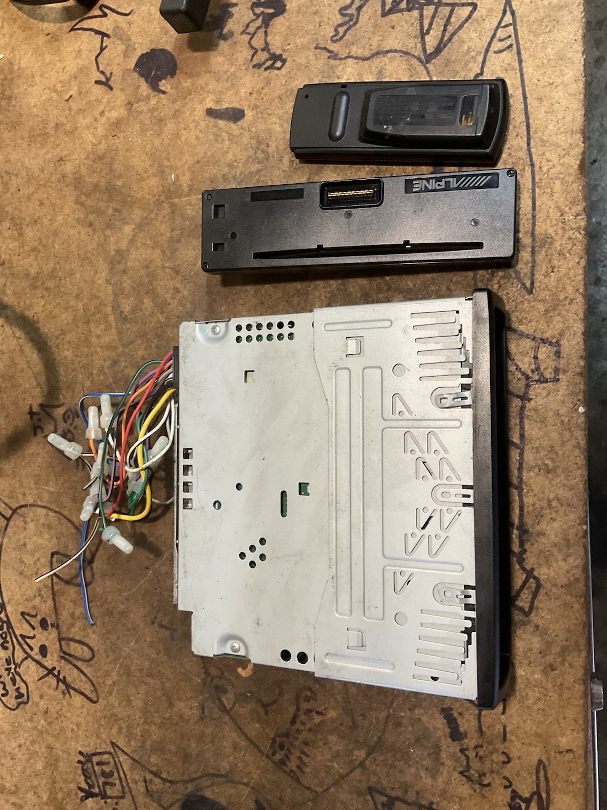 Alpine CD Receiver CDE-143BT & remote