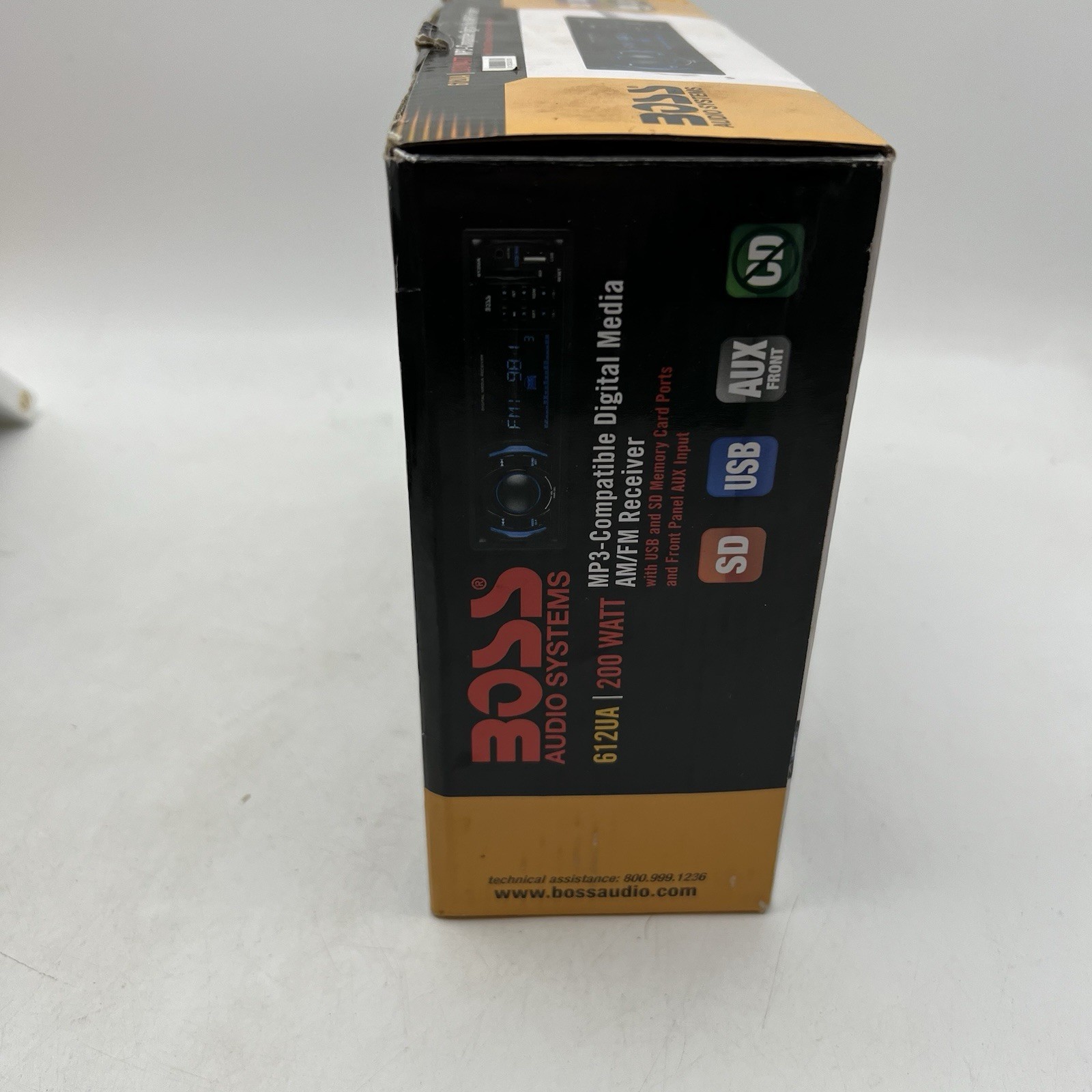 New Boss In-Dash 612UA 200W MP3-Compatible Digital Media AM-FM Receiver