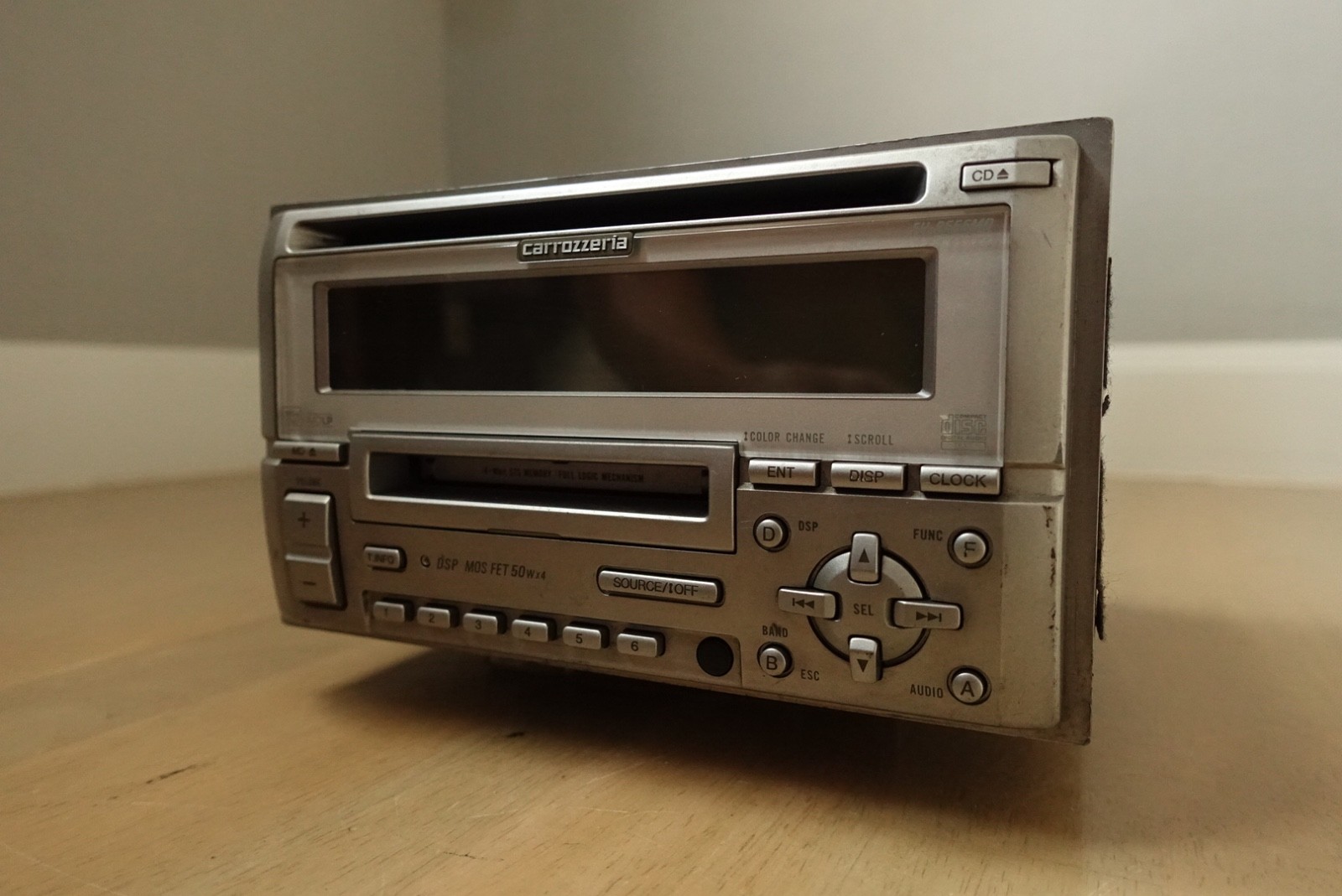 Pioneer Fh-P555MZ. 2 Dins- CD/MD/Aux-Bluetooth Player. BBE/Surround Mode.