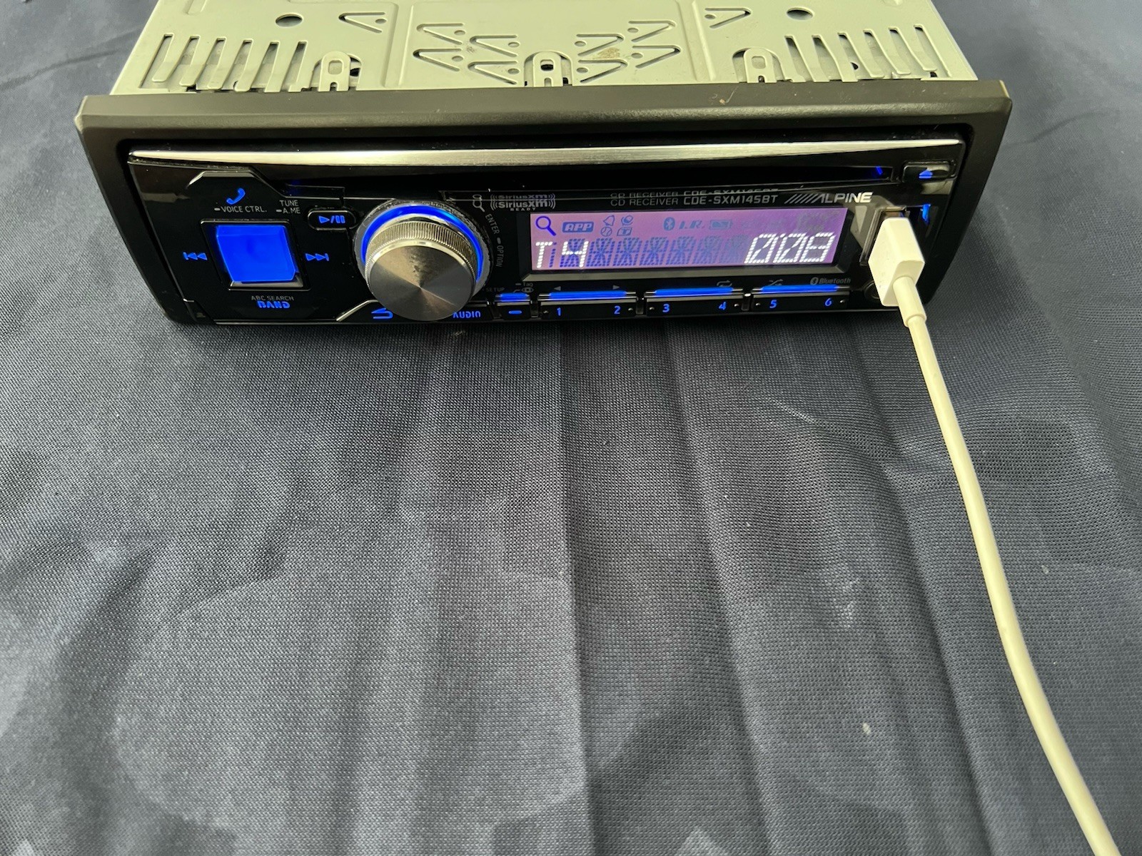 ⭐️Pre-Owned,TESTED⭐️ Alpine CD| AM/FM| BT| USB- (CDE-SXM145BT)