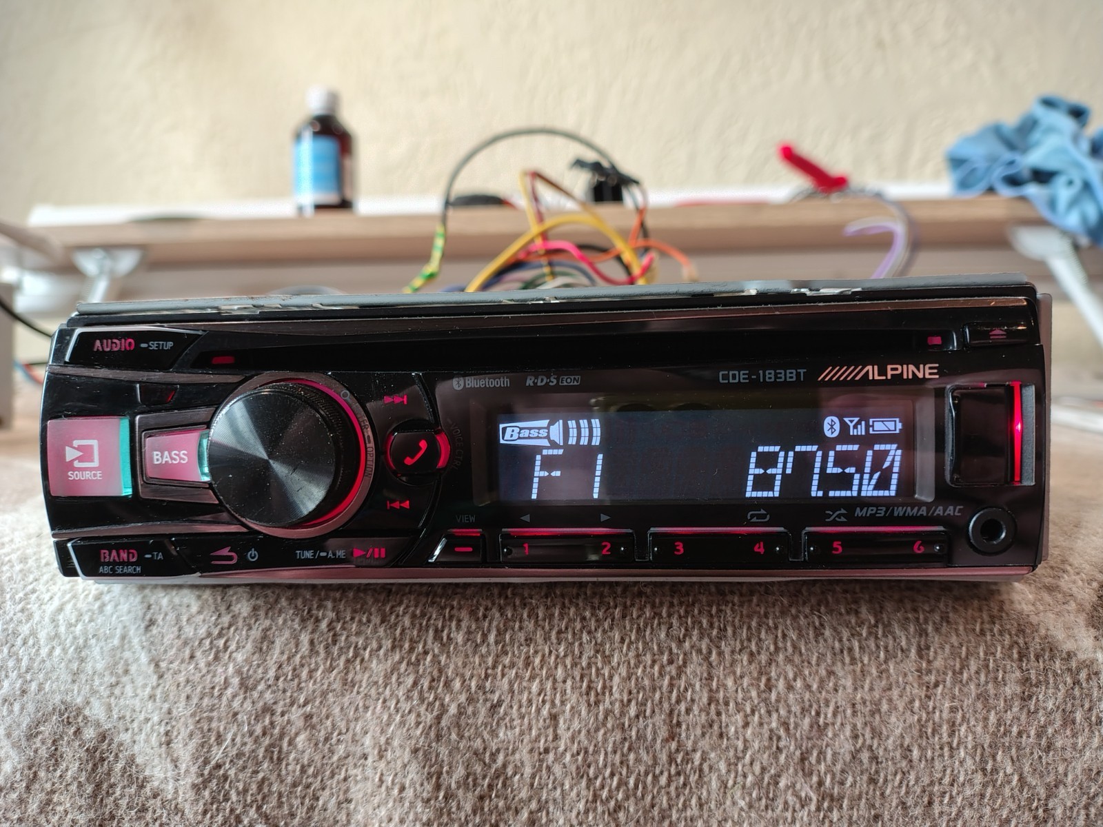 Alpine CDE-183BT Car Stereo CD Media Receiver Fully Working Great Shape