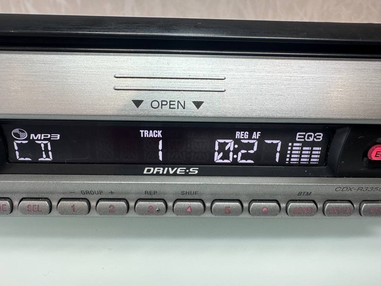 Sony CDX-R3350 Car CD/MP3 Player Detachable Face 50W x4 Tested Working