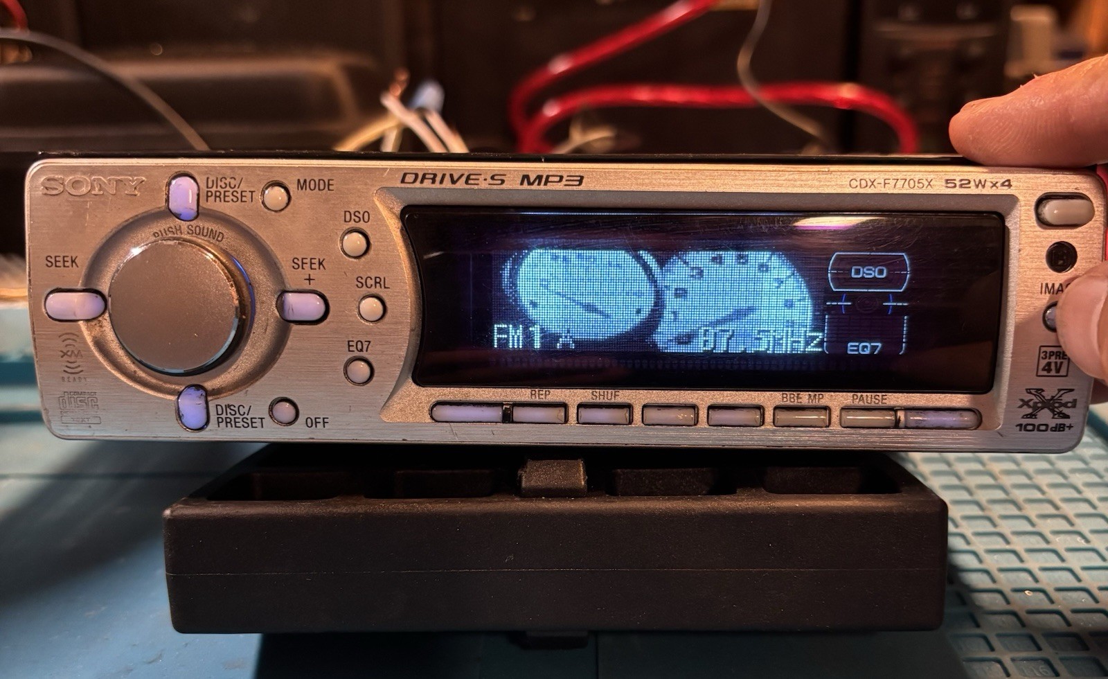 Sony CDX-F7705X 1 DIN In-Dash CD Player MP3 Aux Input Remote Control