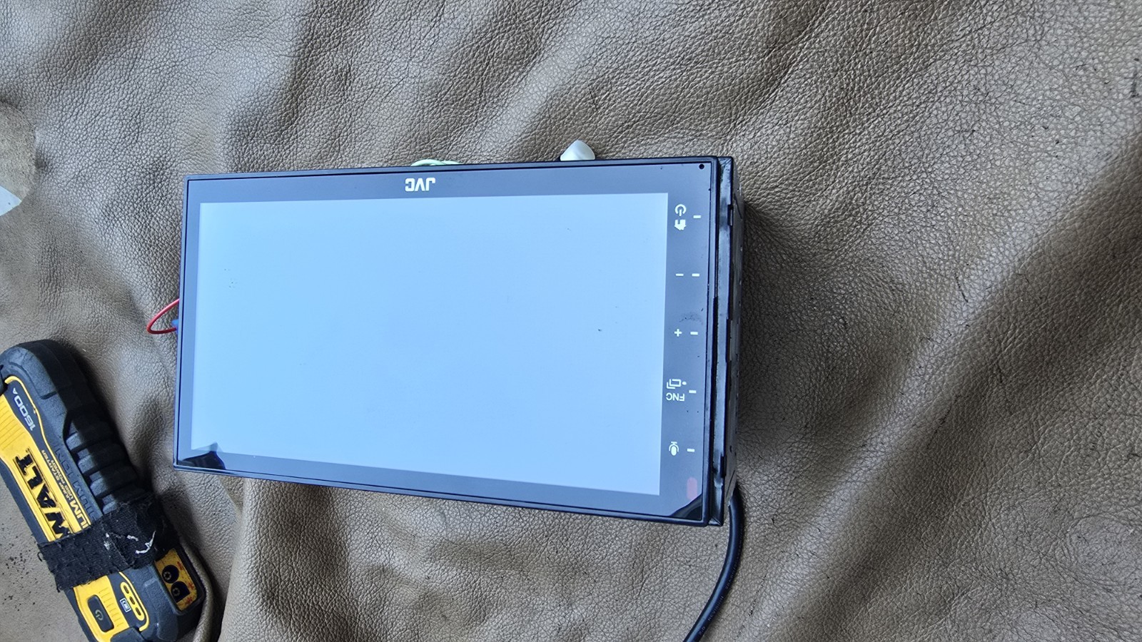 JVC KW-M560BT 6.8″ Apple CarPlay / Android Auto Bluetooth Digital Media Receiver