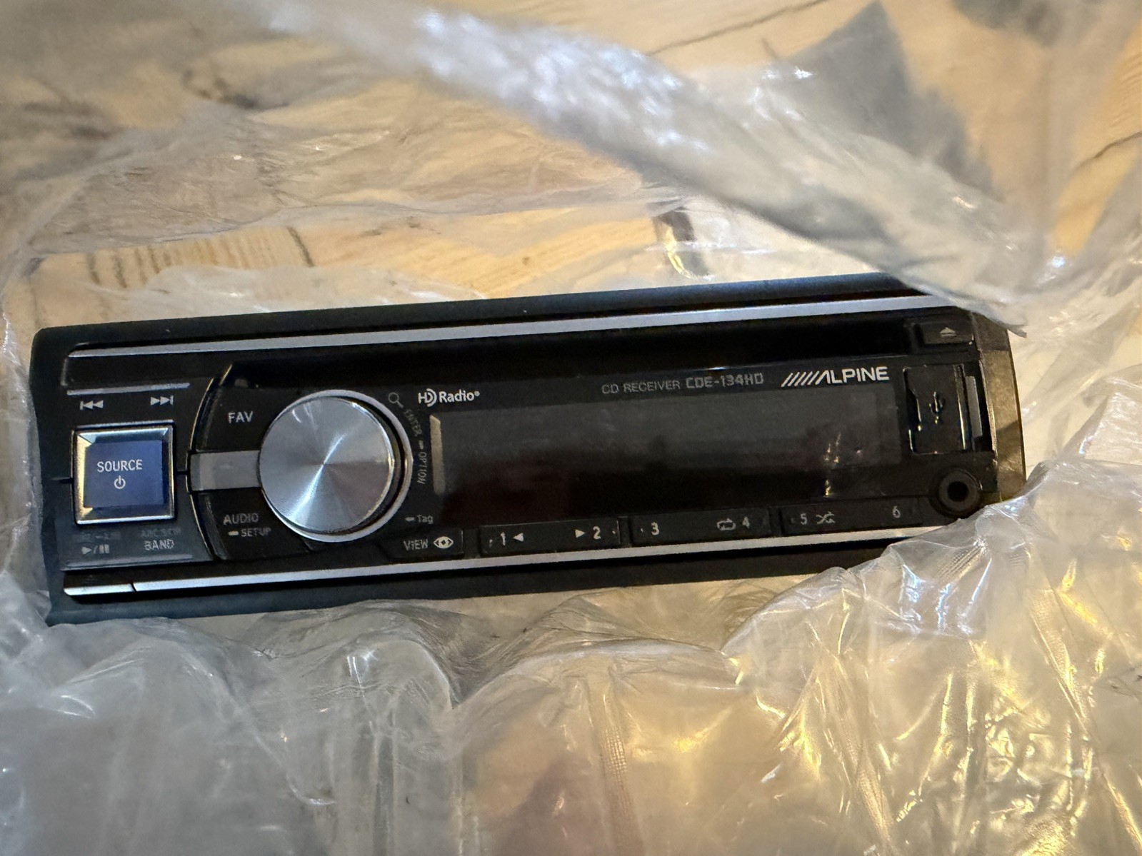 Alpine CDE-134HD CD/HD Radio CD PLAYER Receiver USB: IPHONE/IPOD/MP3 “OPEN BOX”