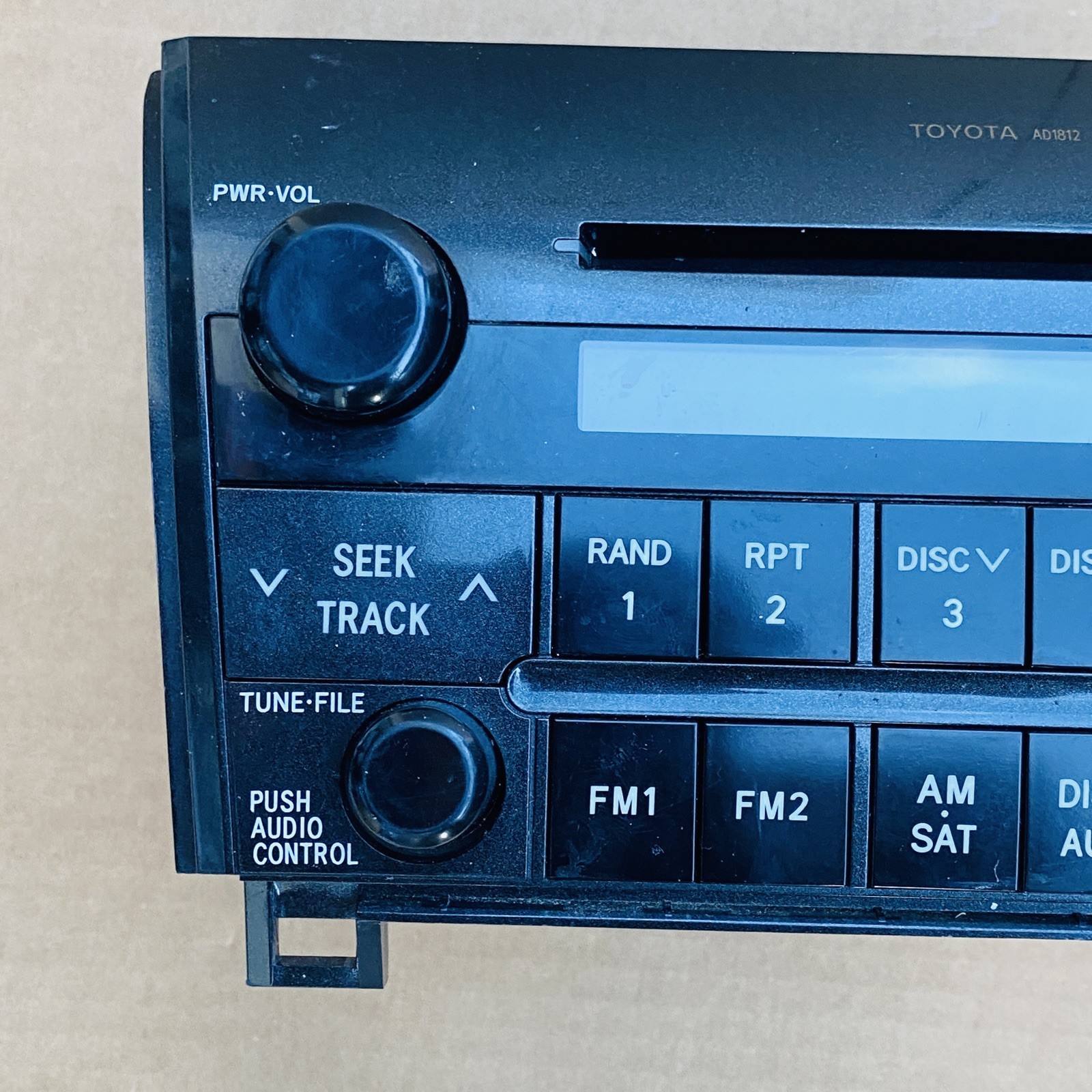 2007-2013 Toyota Tundra OEM AM/FM Radio Tuner CD 86120-0C270 AD1812