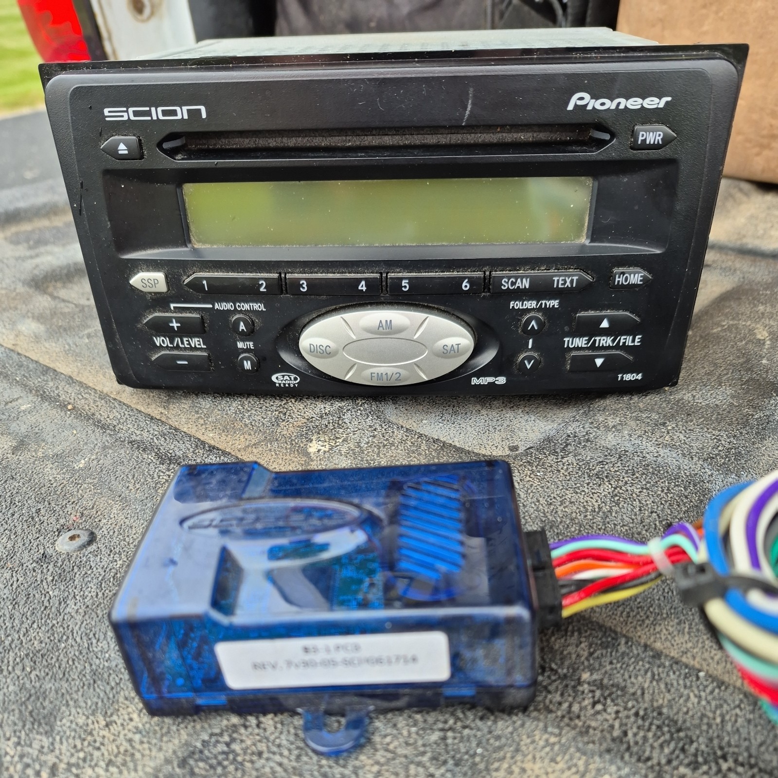 Toyota Scion Factory Pioneer Car Radio CD Player DEH-M8047zt with wiring harness