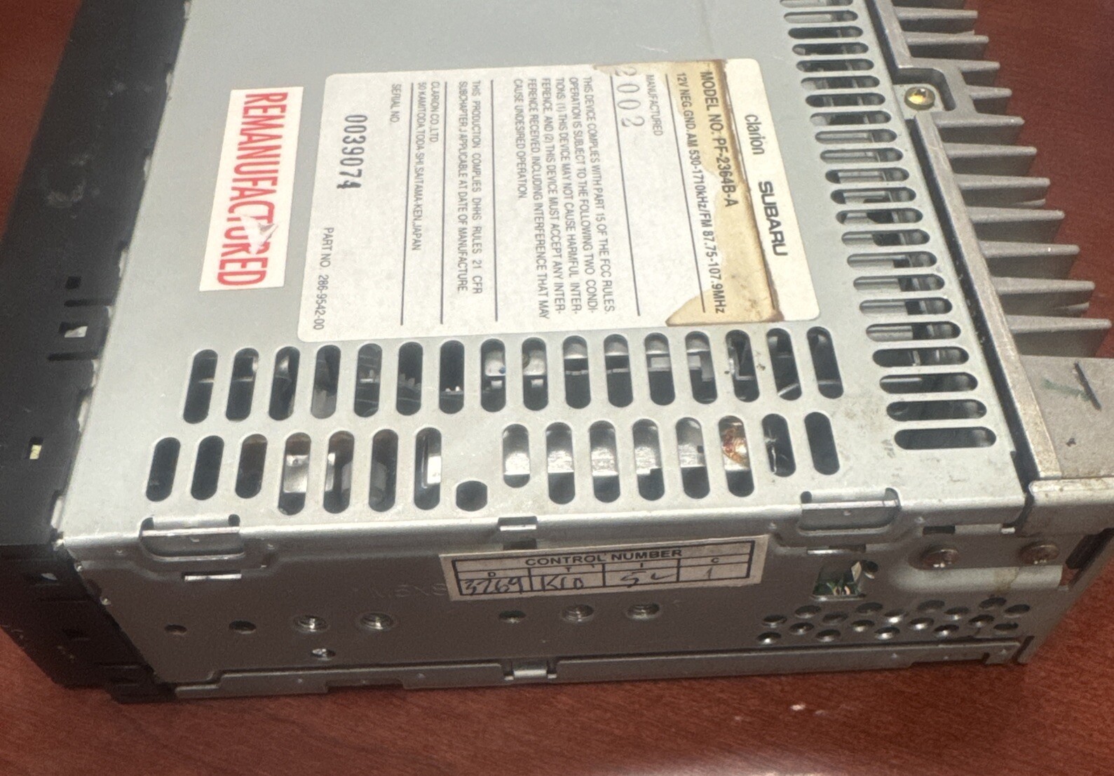 Subaru Clarion PF-2364B-A CD Radio Stereo 12V Am/FM, 2002 286-9542-00