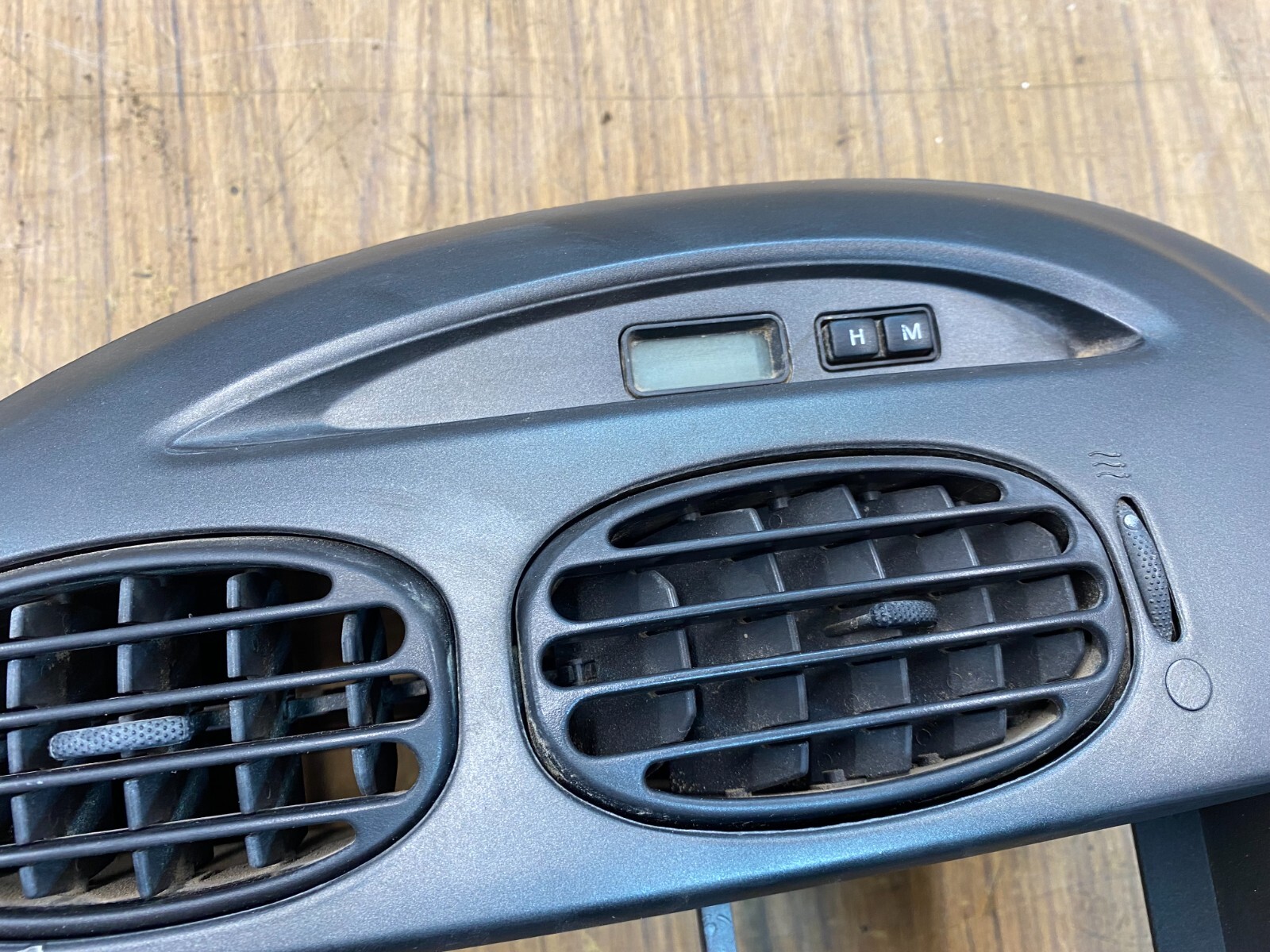 Ford Falcon AU S2,S3 Dash A/C Stereo Control Surround