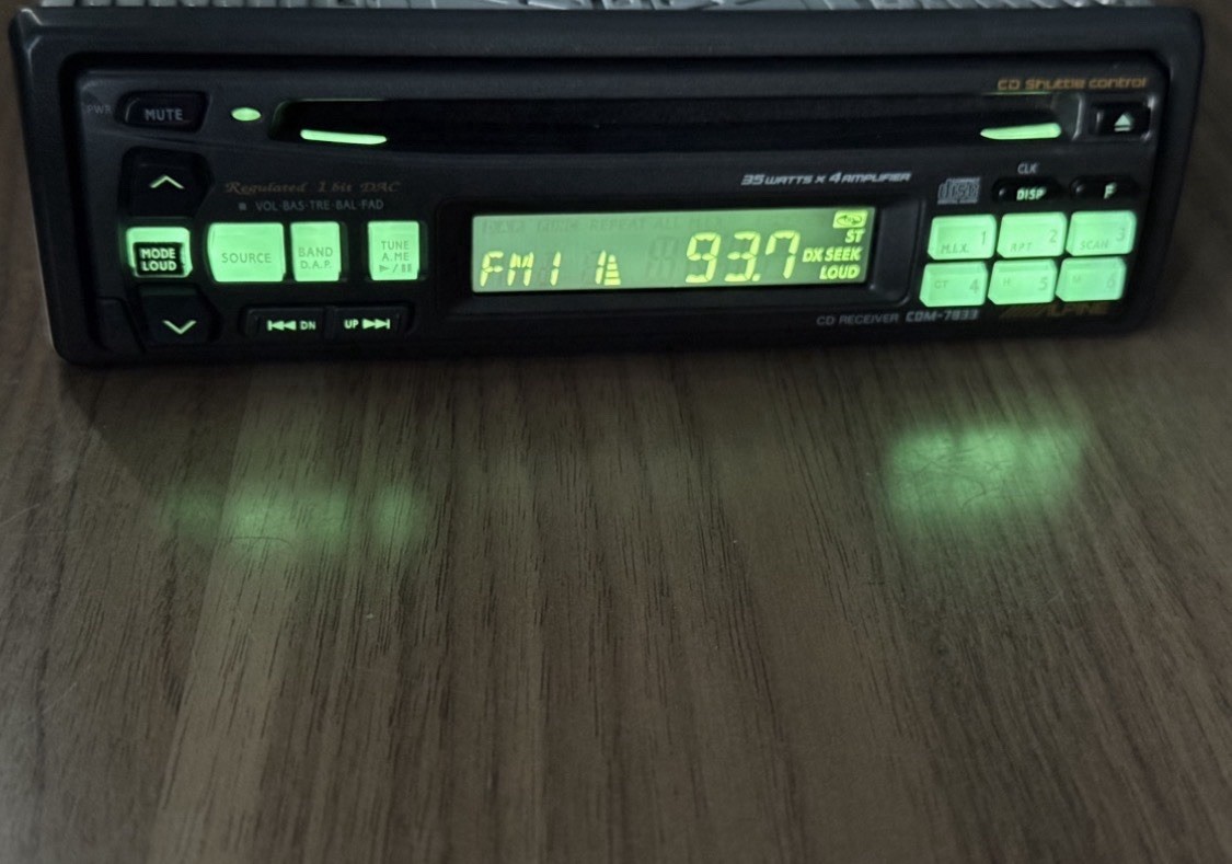 ALPINE CAR AUDIO STEREO IN DASH CD UNIT OLD SCHOOL CDM-7833 VINTAGE RARE! EQ