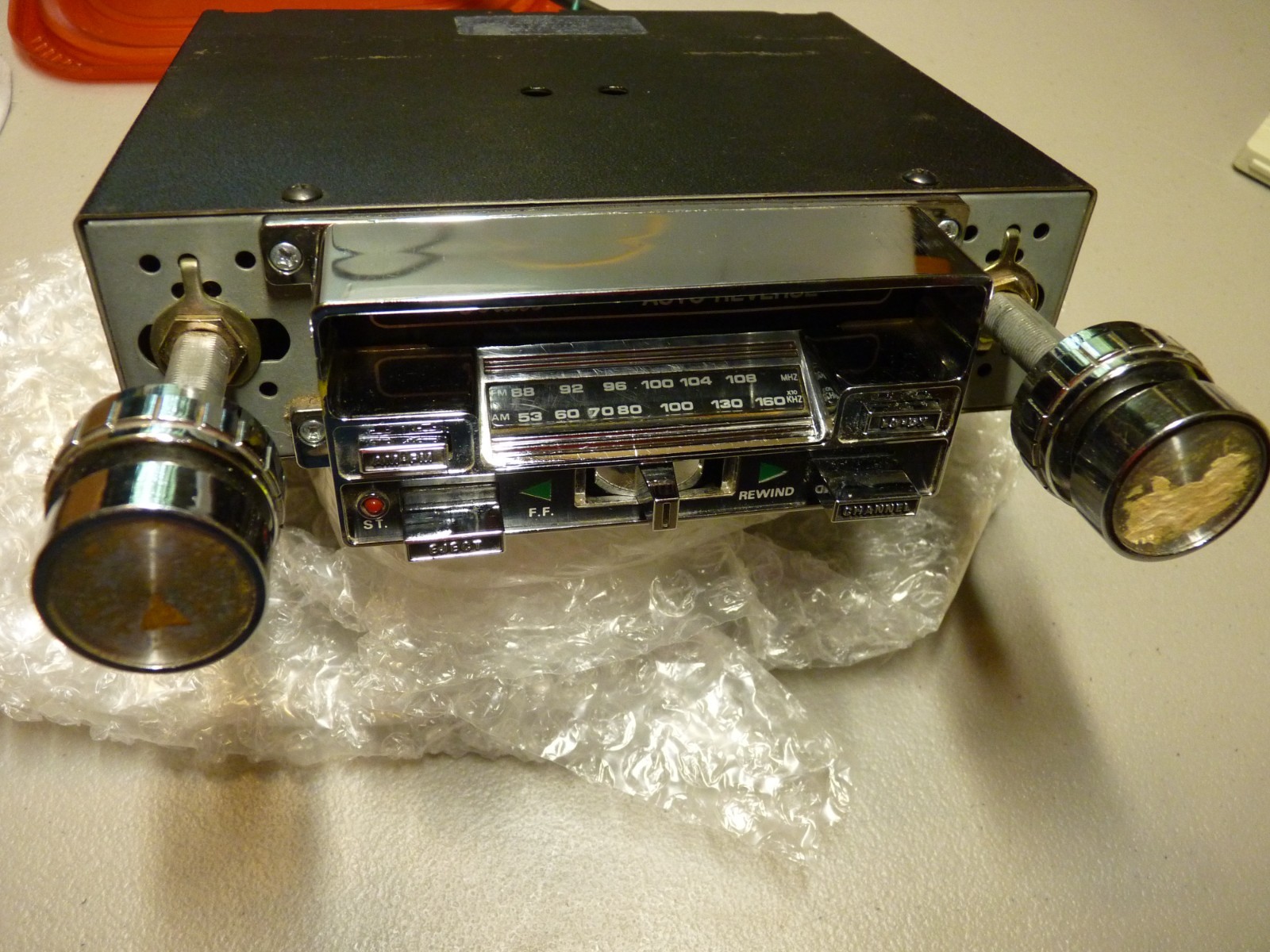 Kraco KID-588 Vintage Car Stereo AM/FM Cassette
