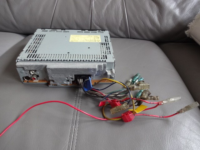 Pioneer DEH-330CD Car Stereo CD Player MP3 WMA AAC WAV Junk Japan