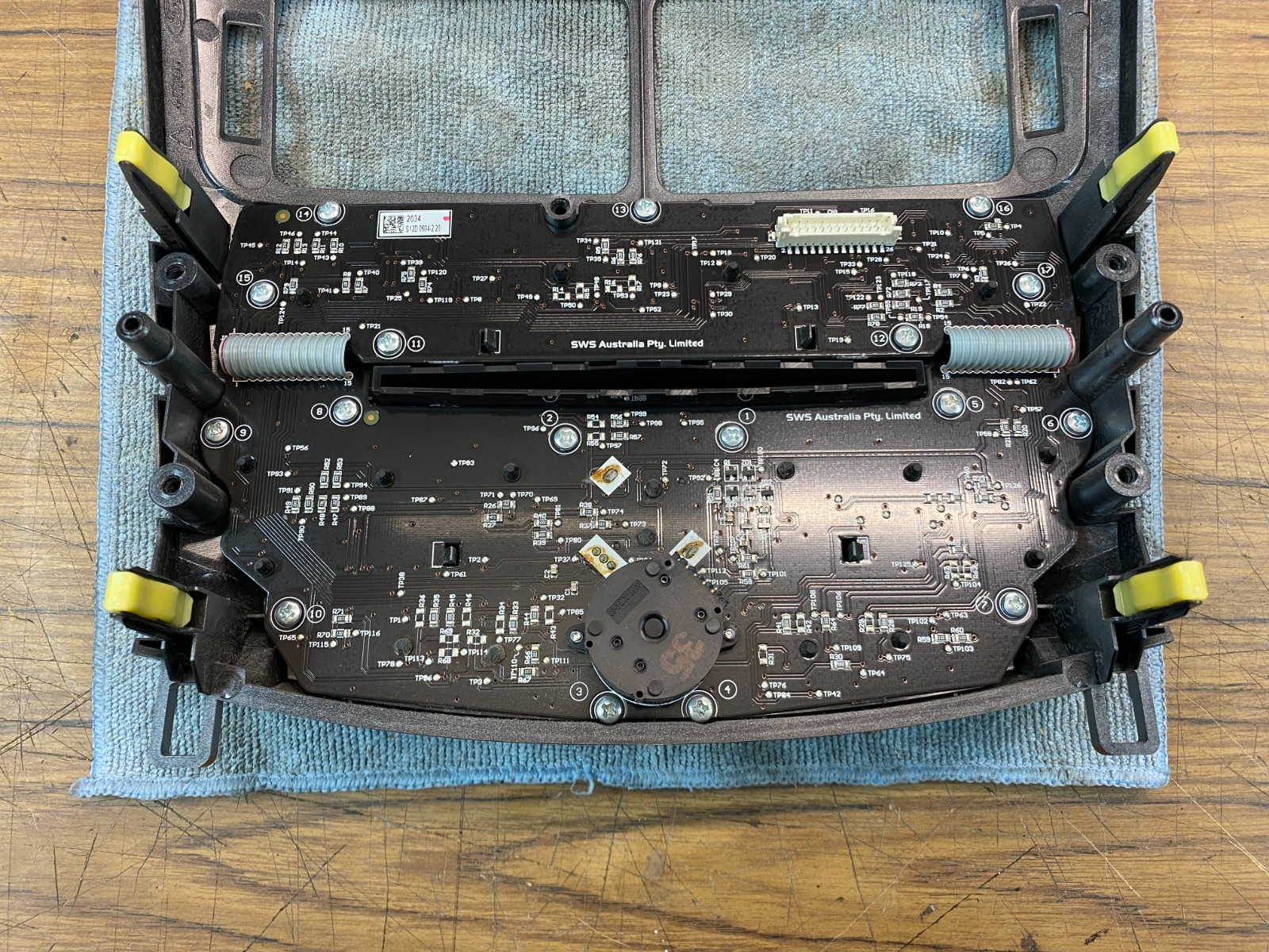 Ford Falcon FG S2 Interior Dash ICC Screen A/C Controls Surround Trim