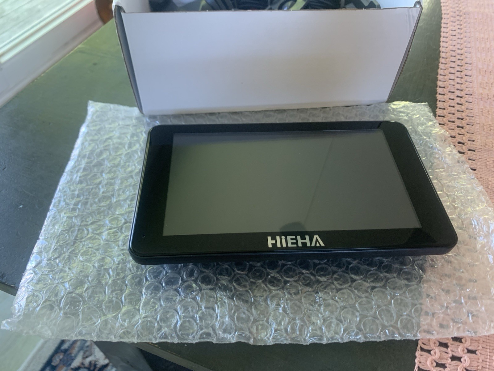 Hieha Wireless Carplay 7″ HD Portable Touchscreen Car Stereo w/Apple & Android