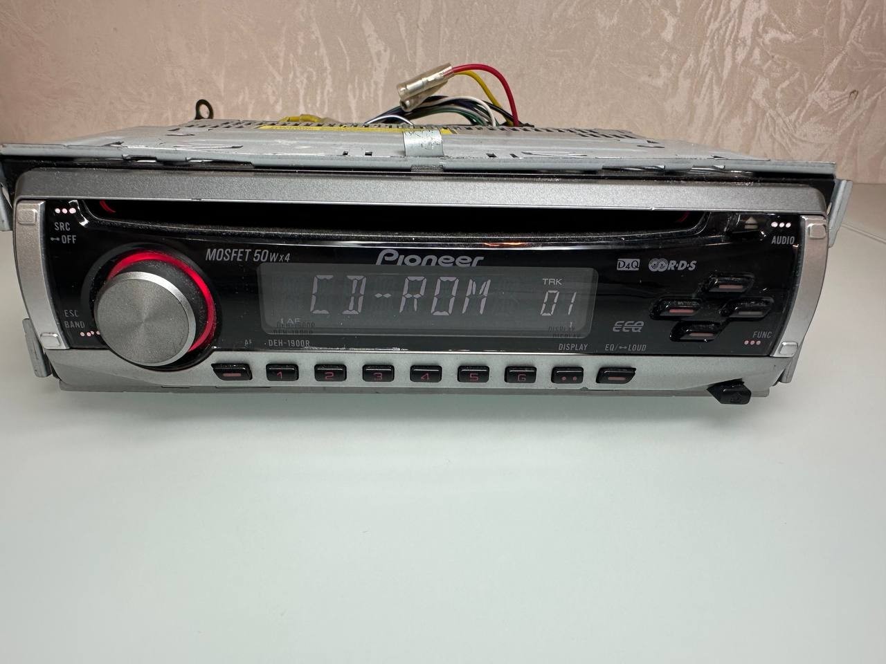 Pioneer DEH-1900R Car CD Player Stereo Detachable Face MOSFET 50Wx4 Tested
