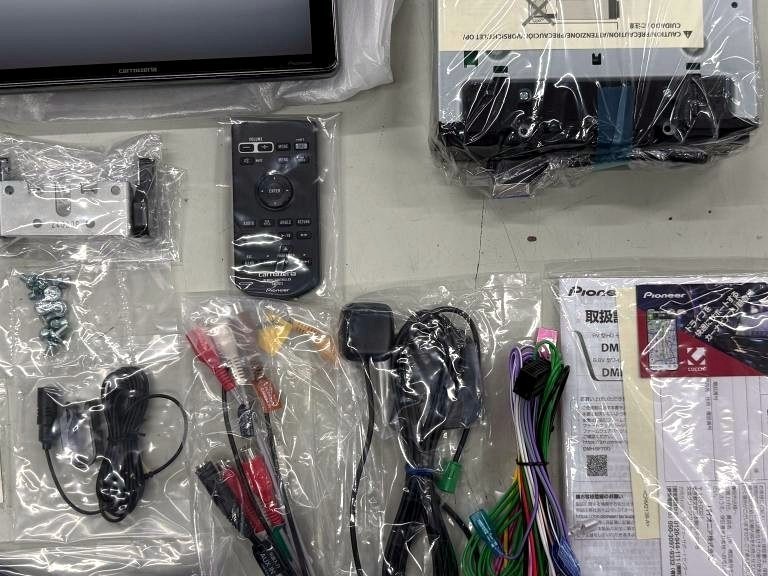 Pioneer carrozzeria DMH-SF700 Car Stereo Receiver Tested Working Apple CarPlay