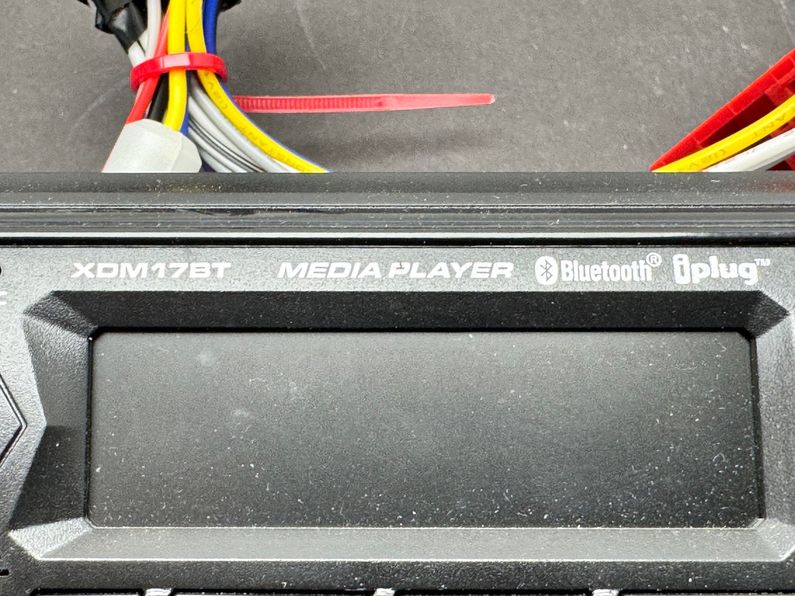 Dual Single-Din in-dash all-Digital Media Receiver xdm17bt