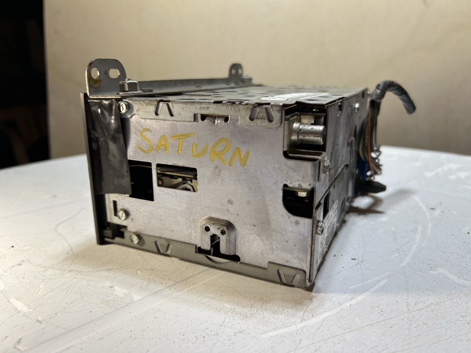 GM DELCO SATURN OEM In-Dash AM/FM Radio Cassette Player # 21021520 VTG