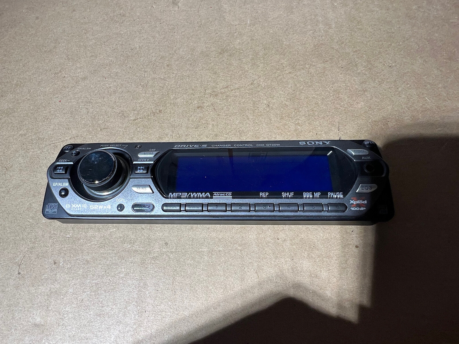 Sony CDX-GT30W CARÁTULA