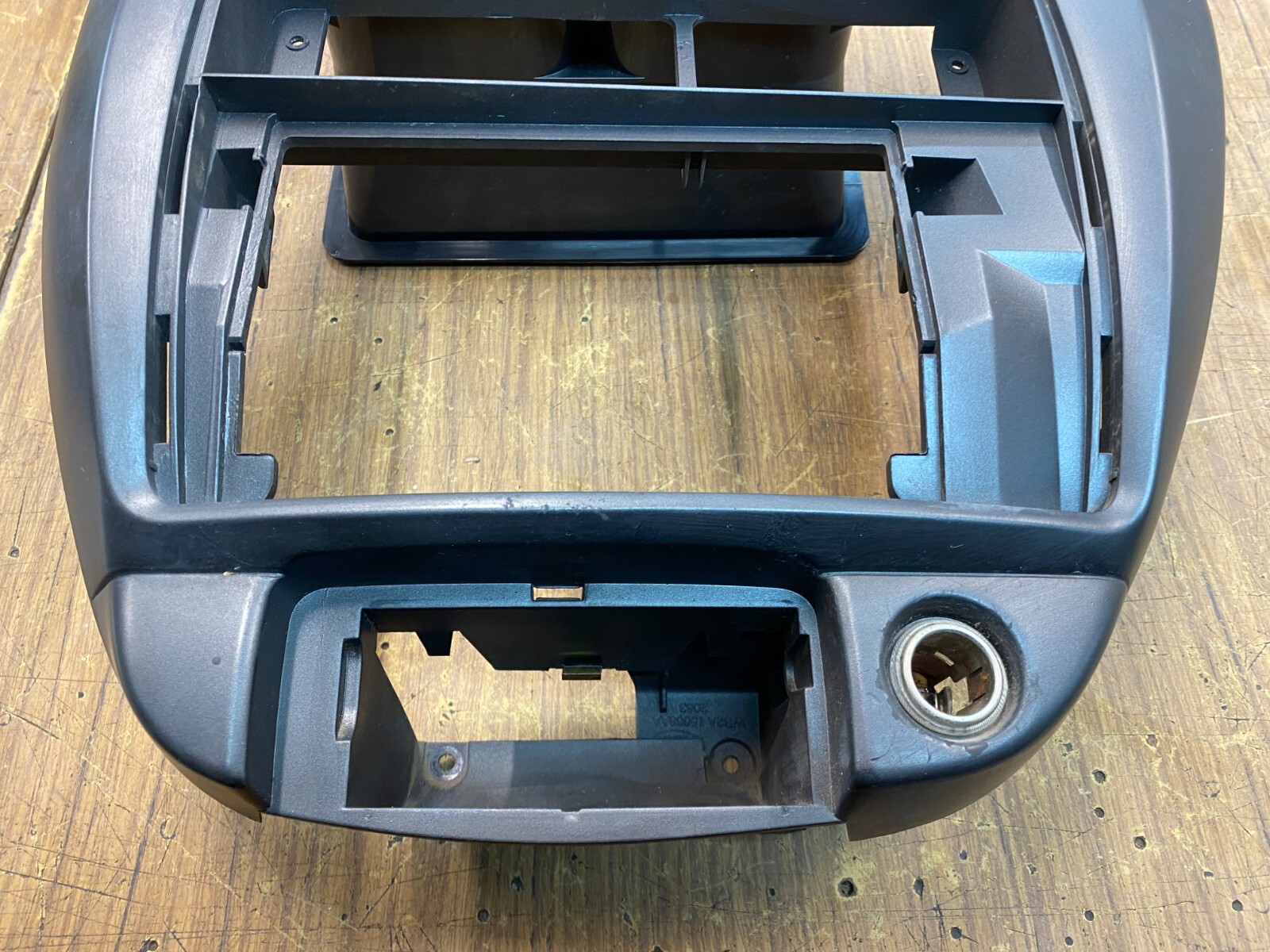 Ford Falcon AU S2,S3 Dash A/C Stereo Control Surround