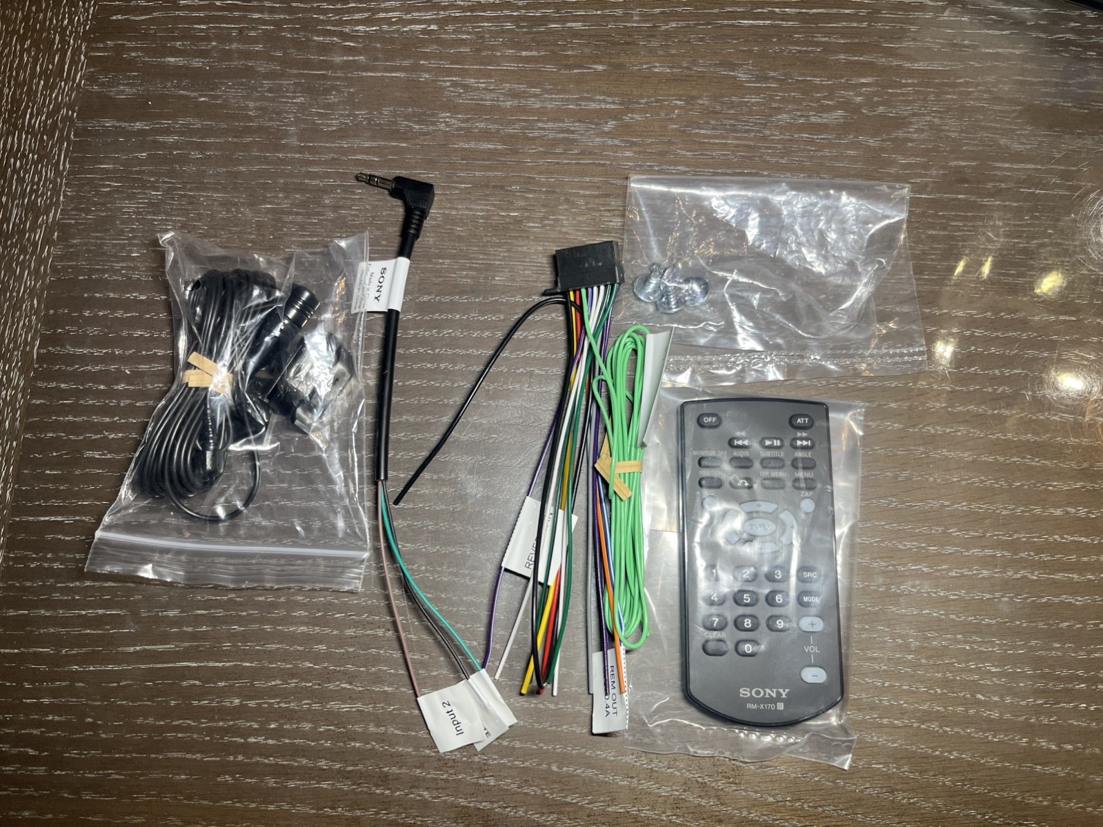 SONY XAV-AX150 6.95″ Apple CarPlay Android Auto AV Digital Media Receiver