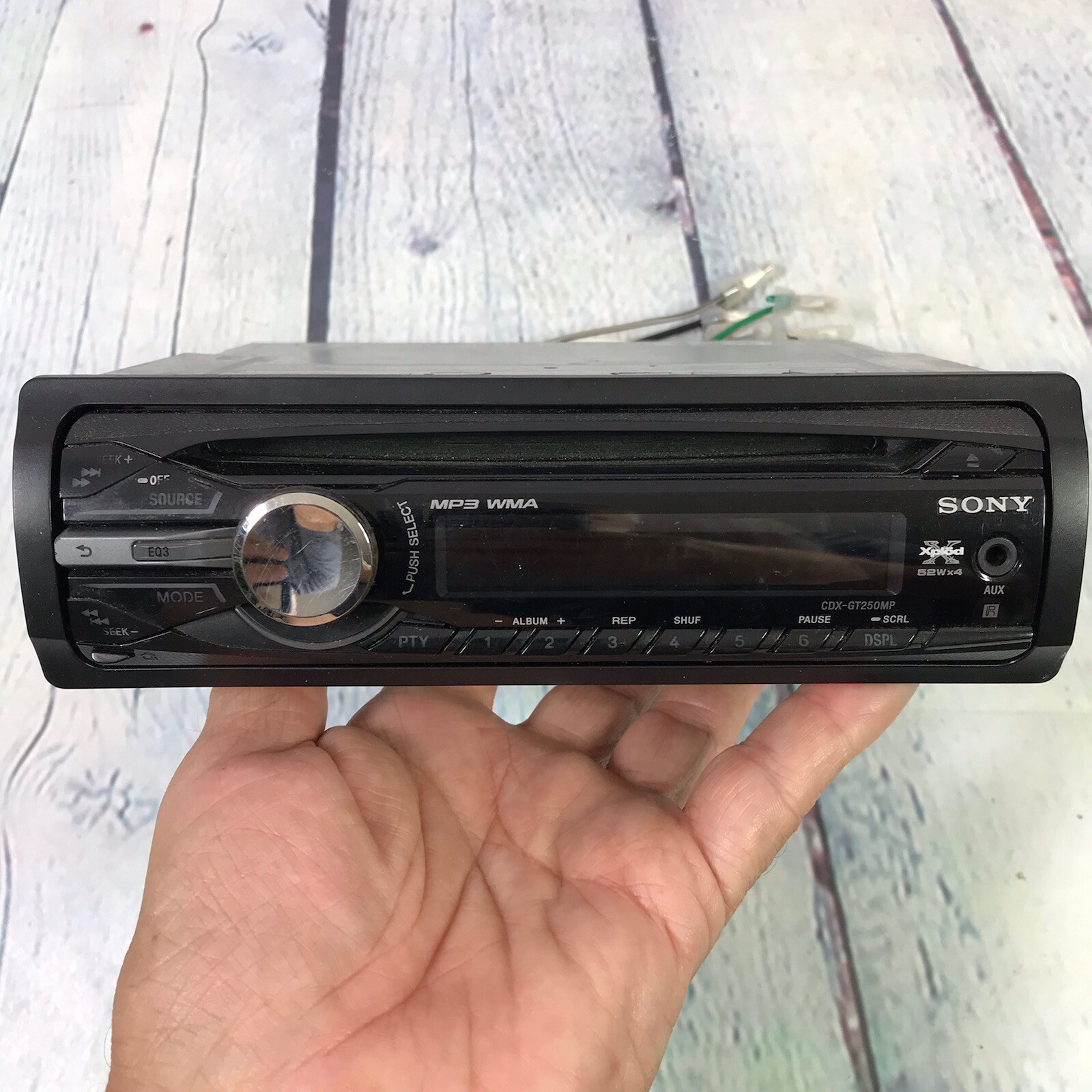 Sony CDX-GT250MP Car FM/AM Radio CD Player Detachable Faceplate w Trim Untested