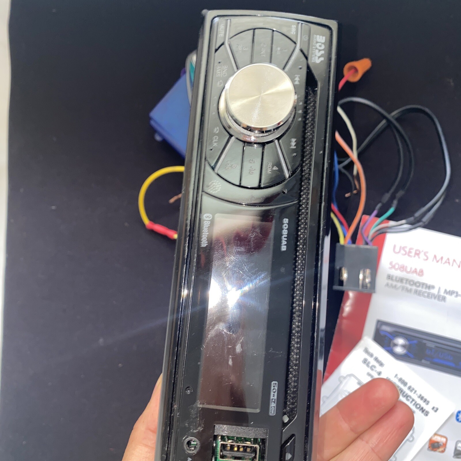 Boss 508UAB CAR PLAYER RADIO USB MP3 Stereo SLC4 Converter Scosche