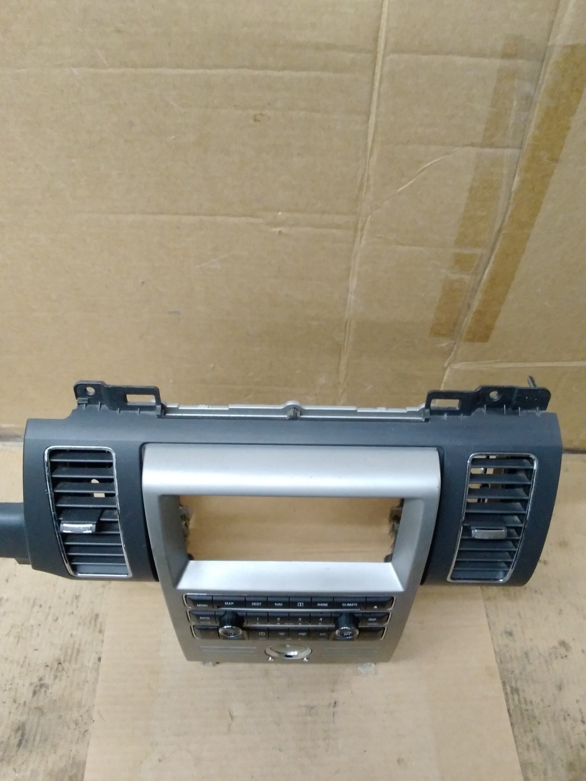 2010 Ford Flex Radio Navigation Control Panel W/ Climate Trim Bezel Air Vents