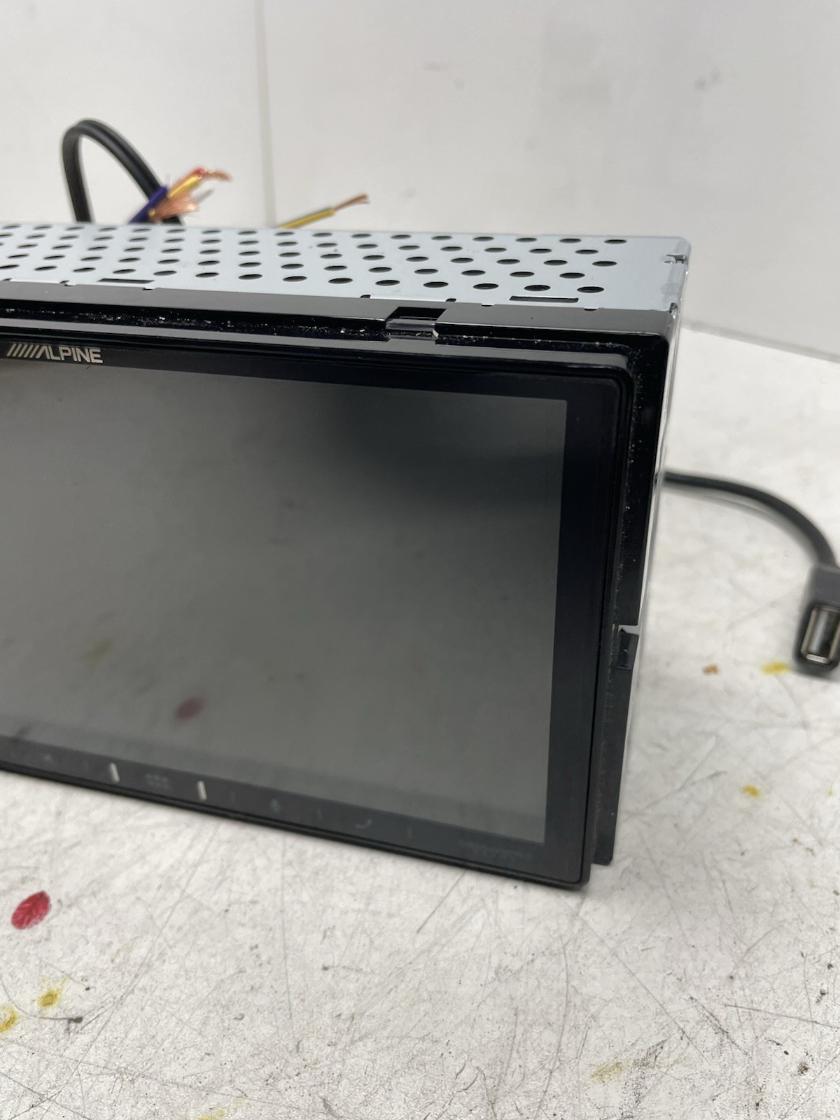 Alpine iLX-W650 2-DIN Car Stereo – Free Shipping