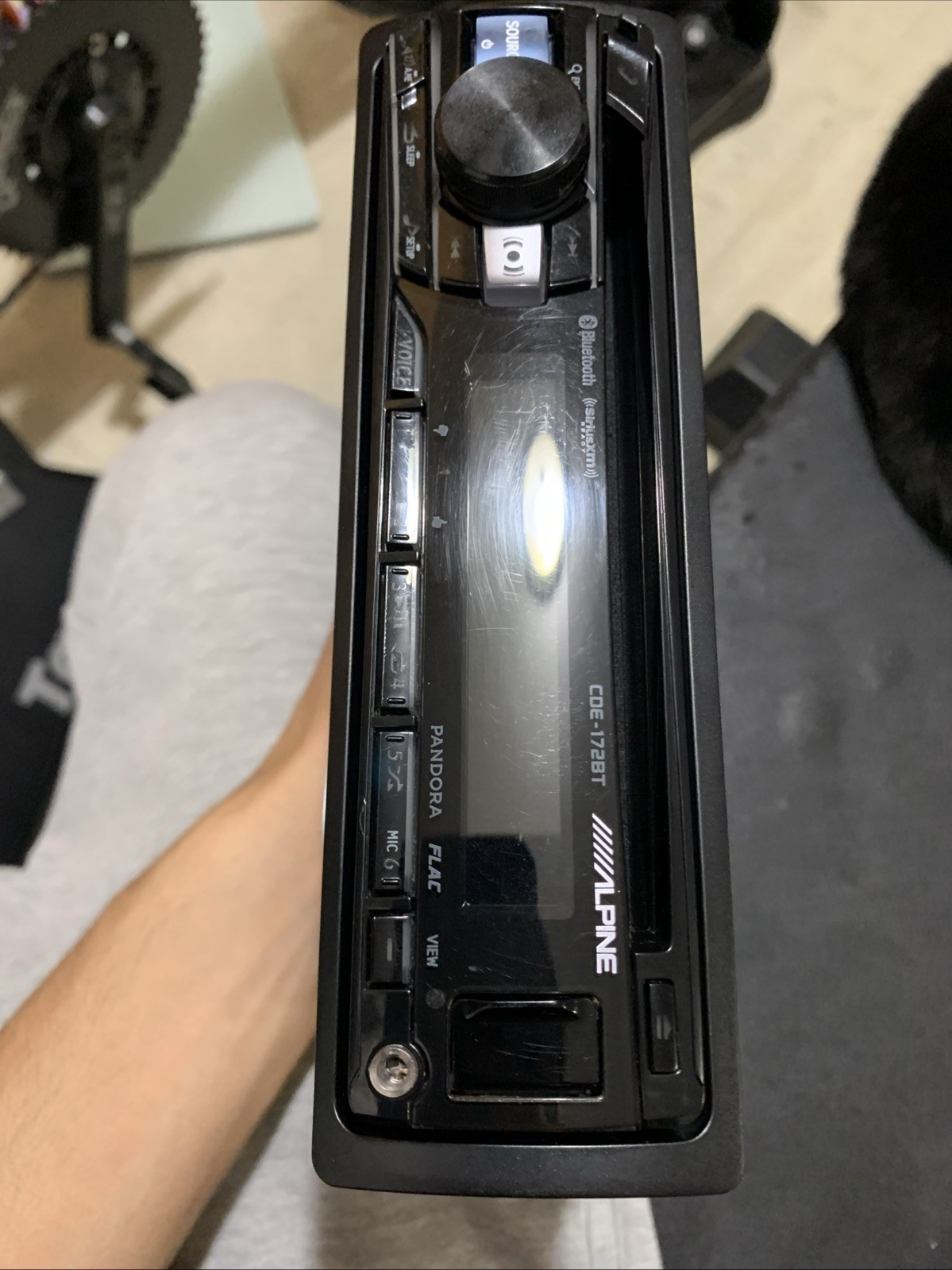 Alpine CDE-172BT Car Stereo