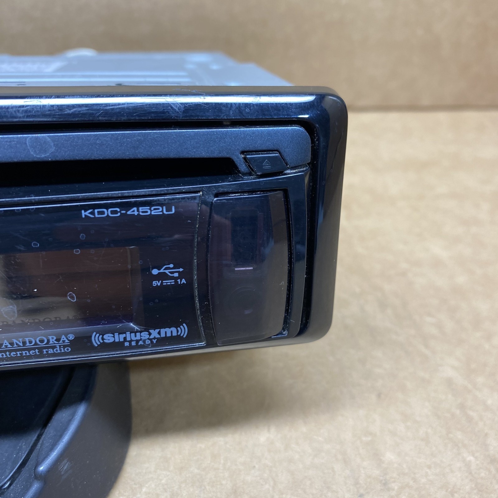 Kenwood KDC-452U Single-DIN Receiver CD Player Aux USB Bluetooth w Trim & Sleeve