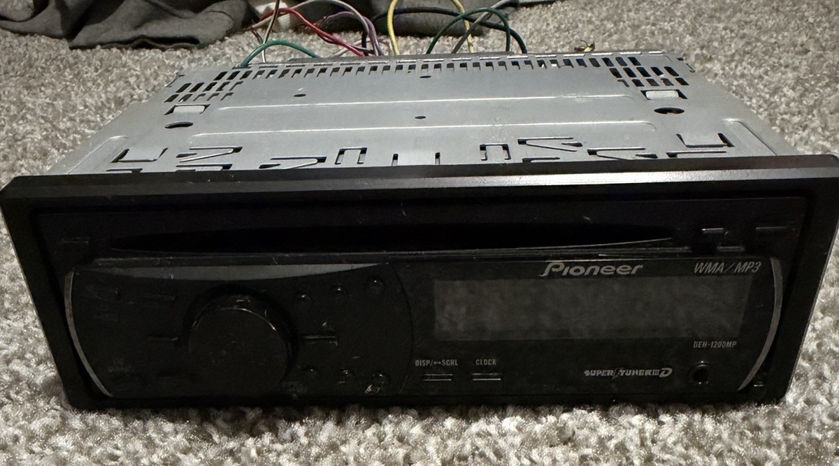 Pioneer DEH-1200MP Stereo USED W/ OG Box
