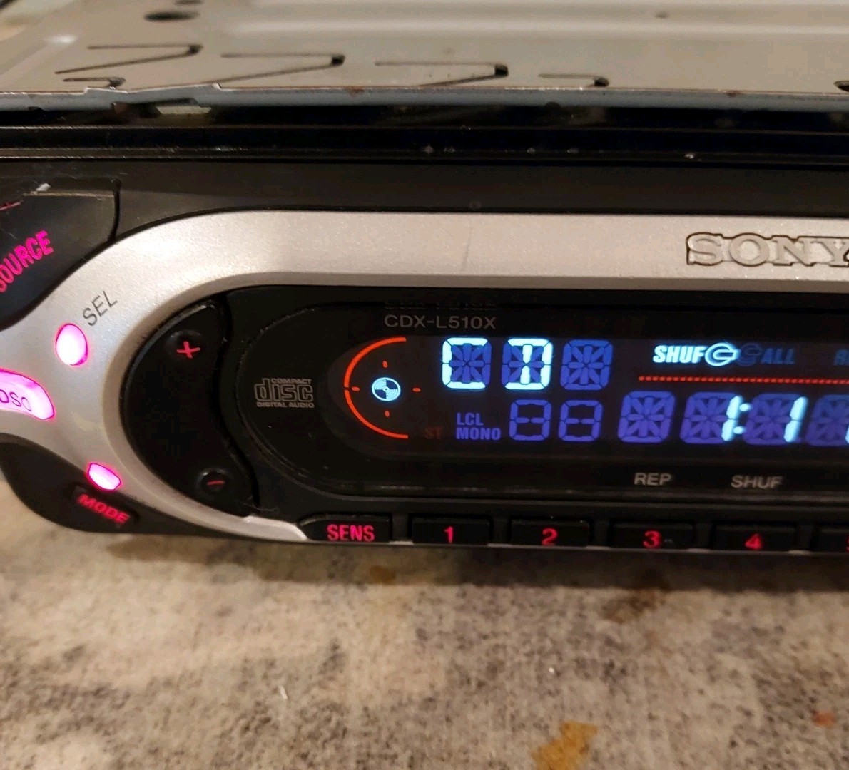 Sony CDX-L510x RADIO CD FREE SHIPPING