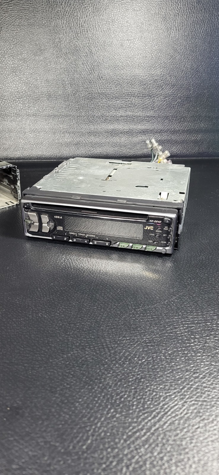 JVC KD-S640 CD Player In Dash Receiver with Removable Face (1999)