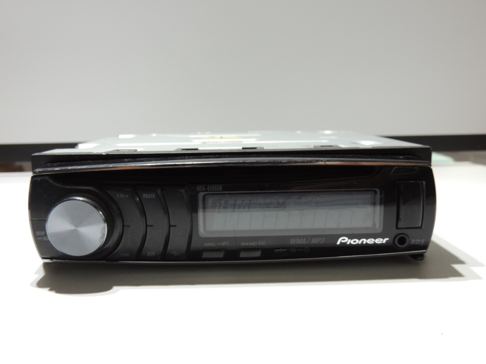 PIONEER DEH-P6000UB CD PLAYER, Rare And Hard To Find.