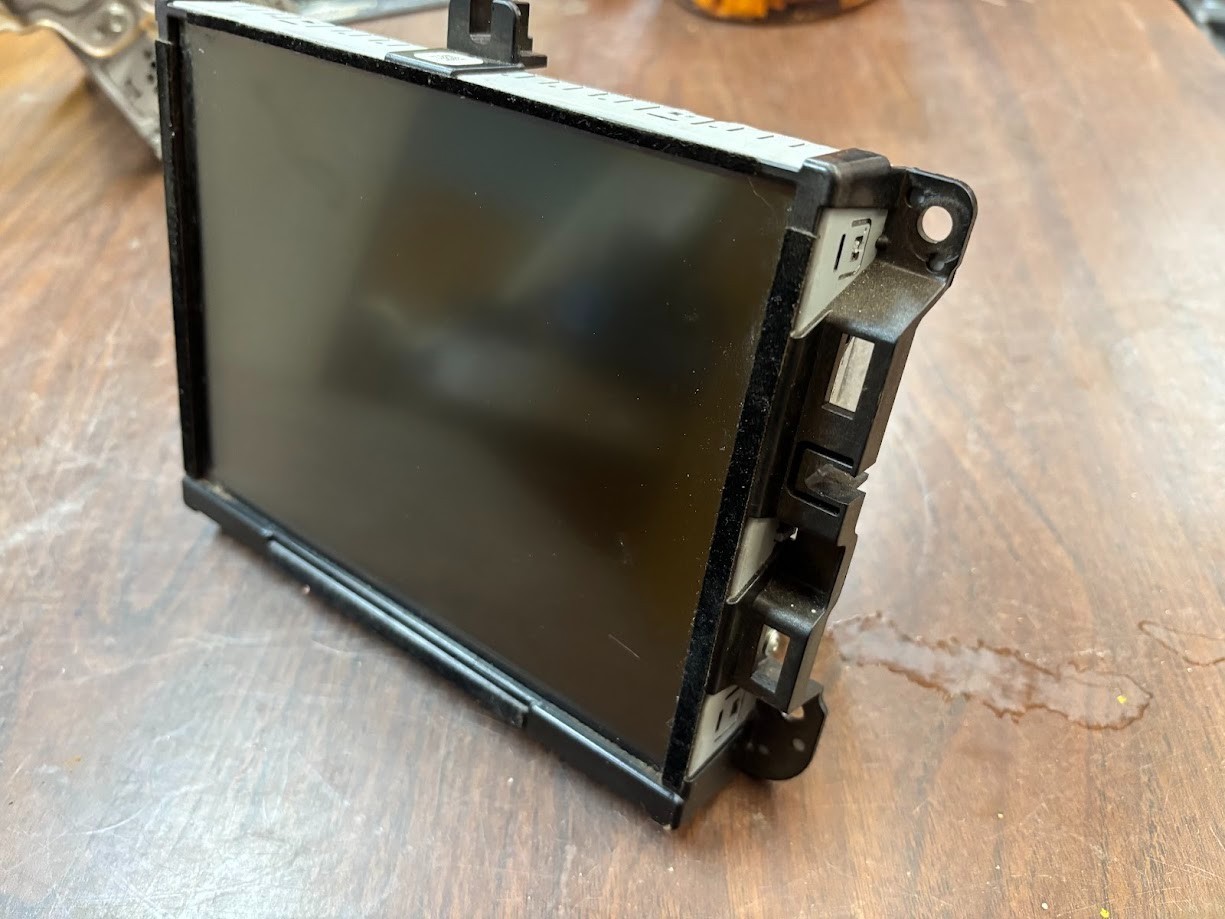 2014-2017 JEEP CHEROKEE NAVIGATION RADIO 8.4 SCREEN DISPLAY. 68249986AH