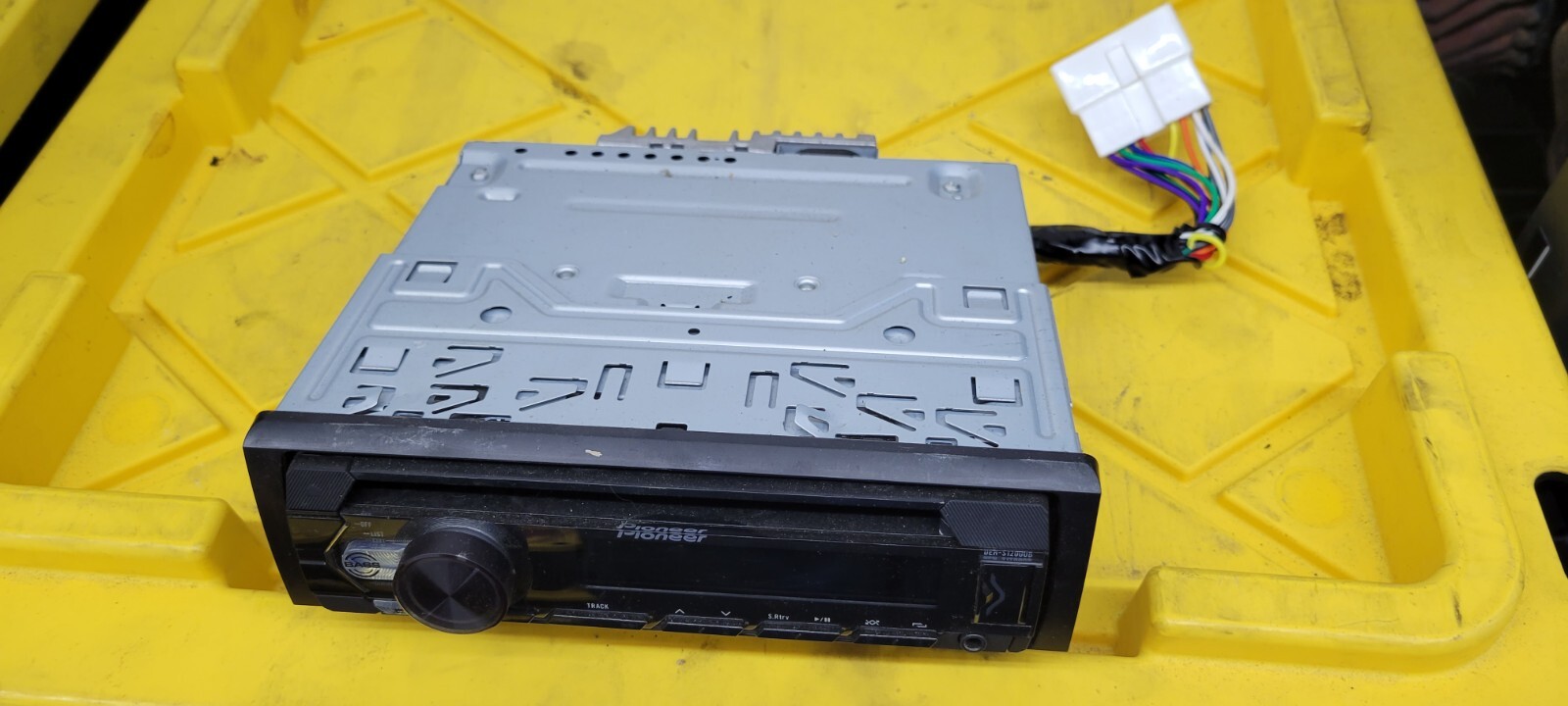 Pioneer DEH-S1200UB CD Receiver Head Unit