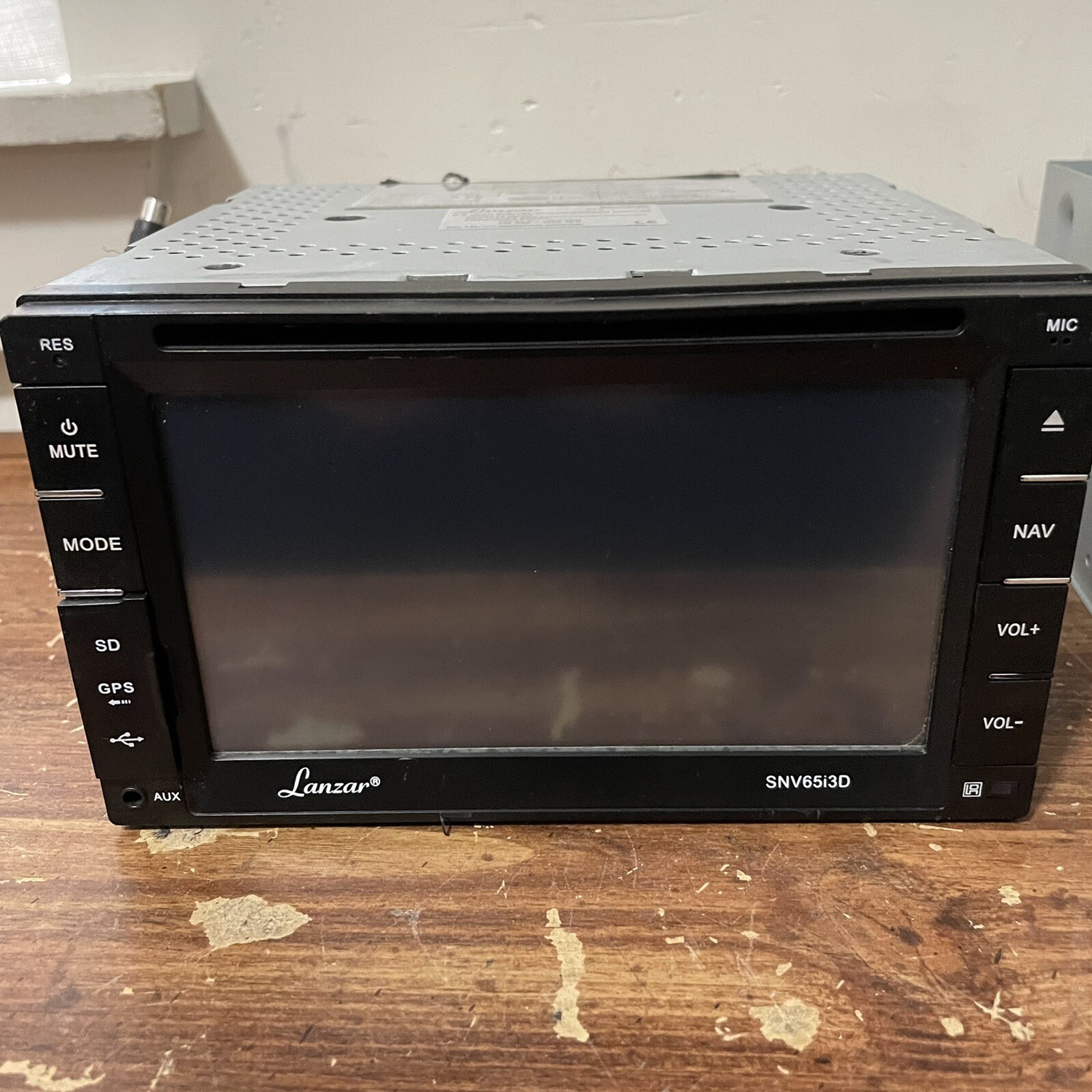 Lanzar SNV65I3D 6.5 inch Car DVD Player