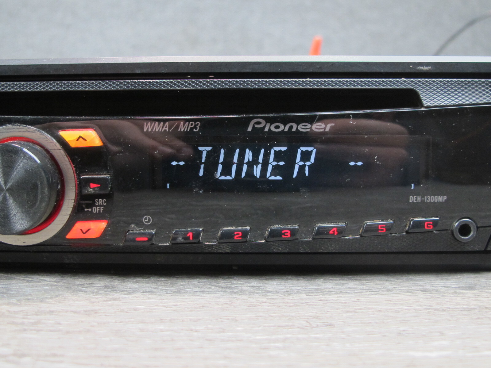 Pioneer DEH-1300MP Car Head Unit Stereo Radio CD Player AUX