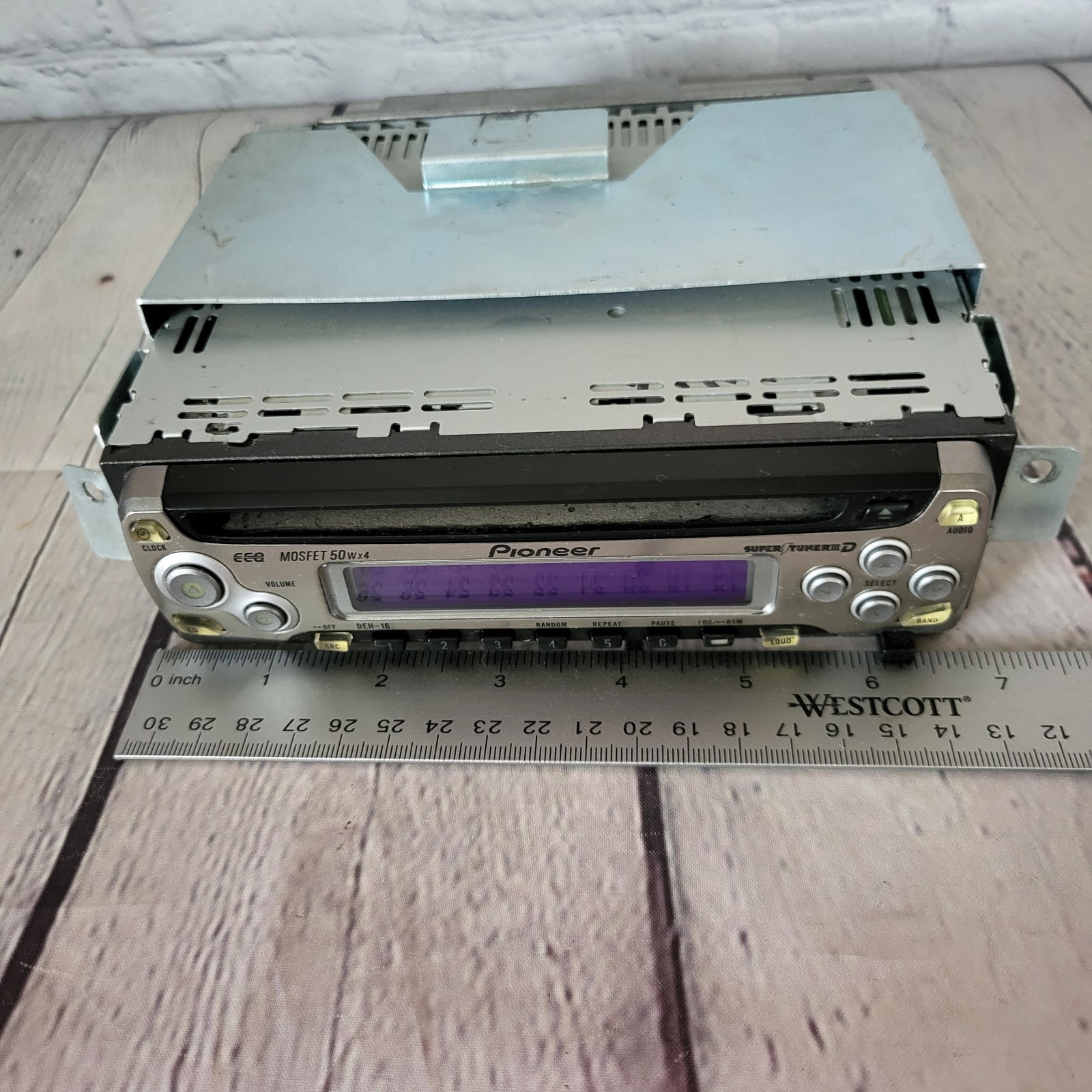 Pioneer DEH 16 MOSFET 50w Stereo CD Receiver With Removable Face Works Great