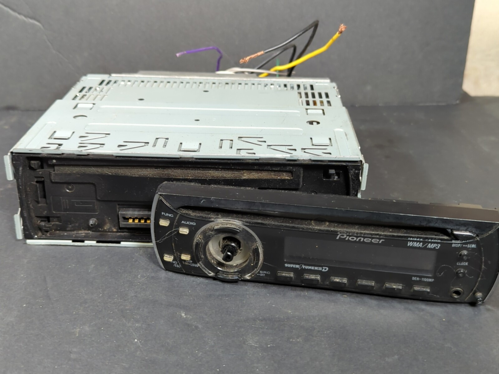Pioneer DEH-1100MP Radio CD MP3 WMA Player Aux Input Detachable Face Stereo Part