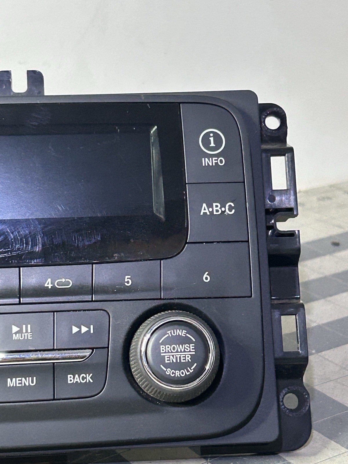 2013-14 Dodge Ram 1500 2500 Cummins Satellite Am/fm radio OEM P68137113AE