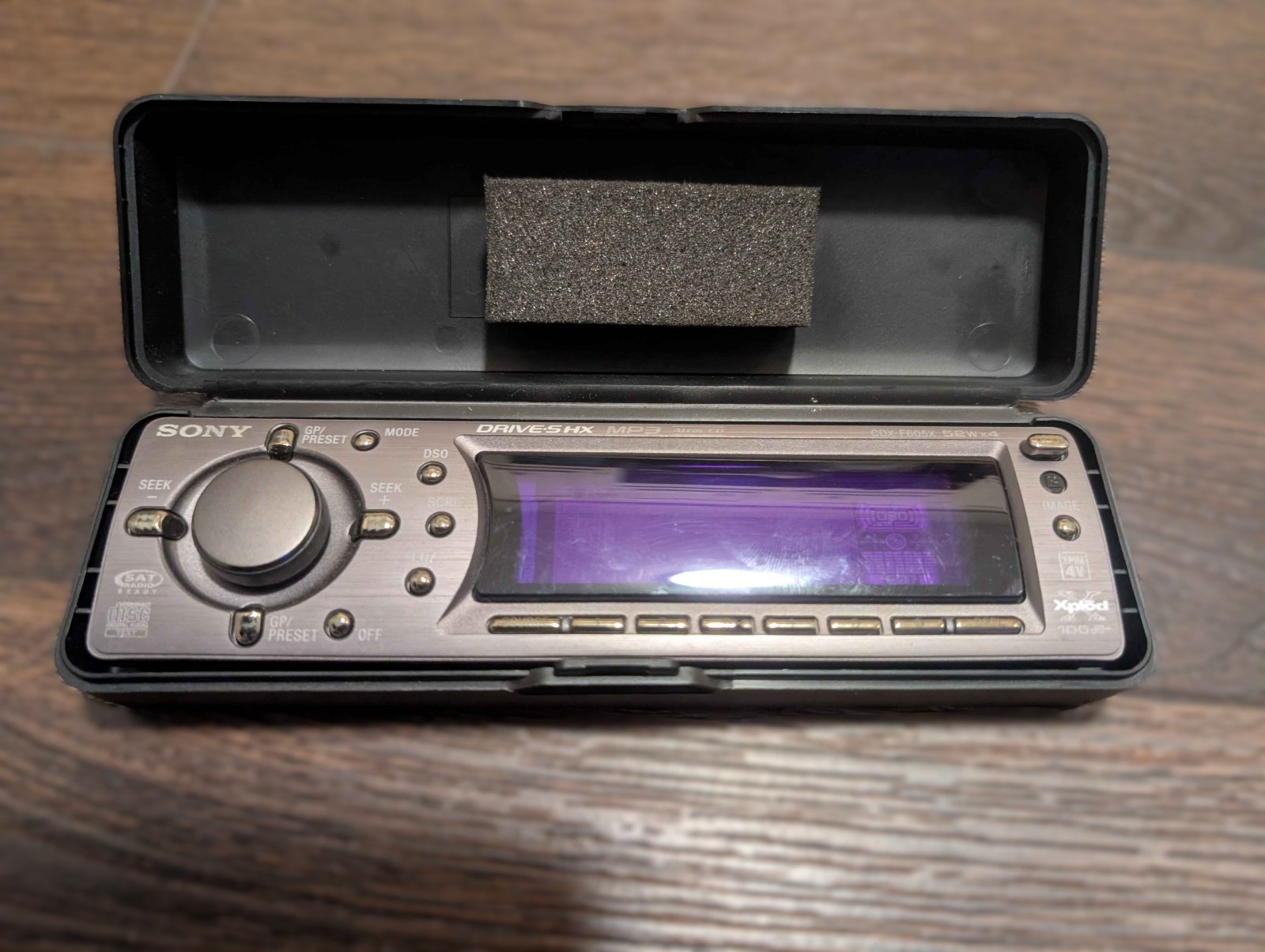 Sony CDX-F605X Full Motion OEL Display – TESTED- Remote, Case, & Harness