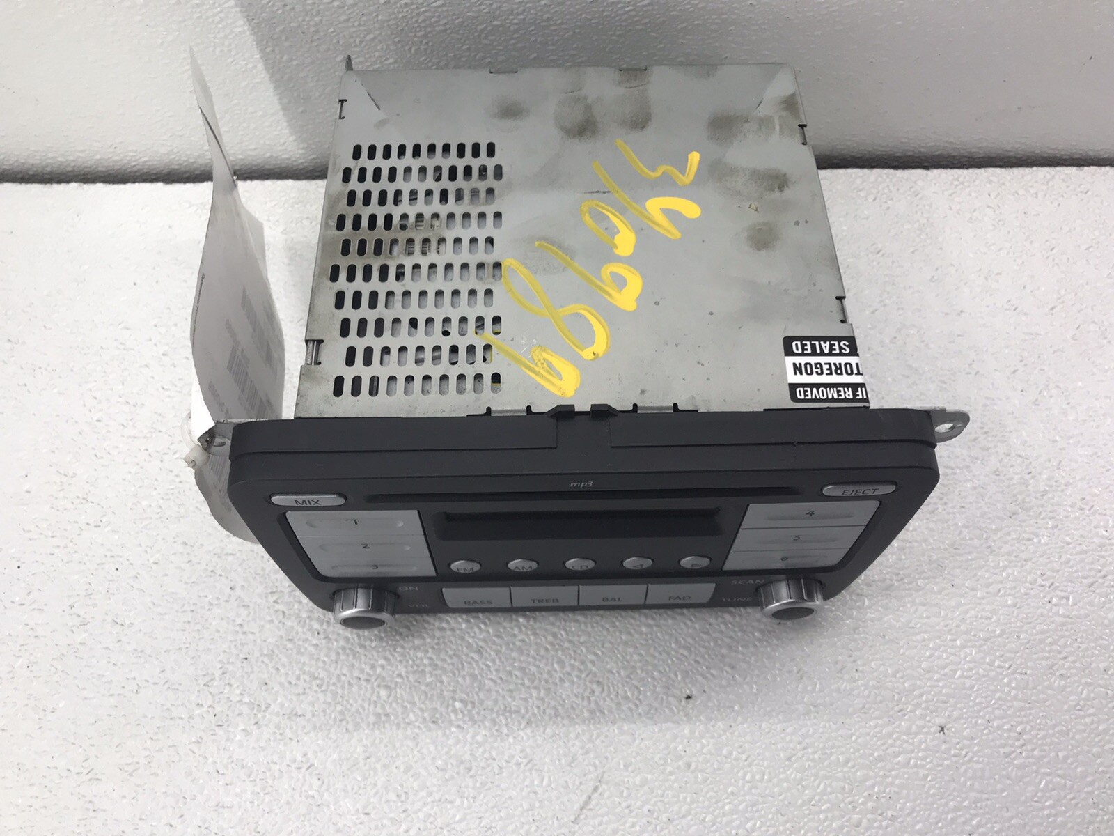2007-2009 volkswagen EOS radio stereo receiver 1K0035161C 2 DIN AMFM oem