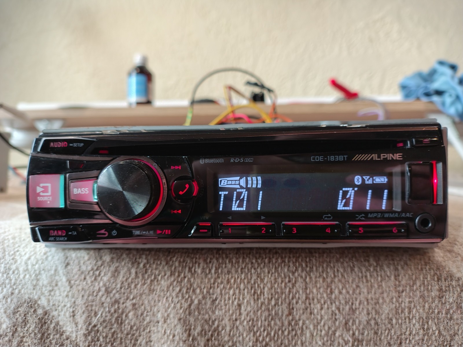 Alpine CDE-183BT Car Stereo CD Media Receiver Fully Working Great Shape