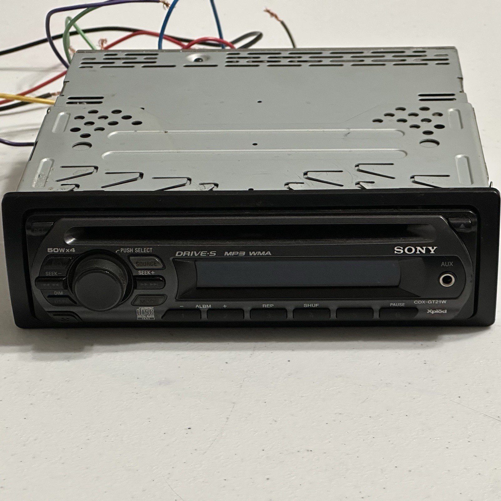 Sony CDX-GT21W FM/AM CD Player MP3 WMA Detachable Face Plate Untested