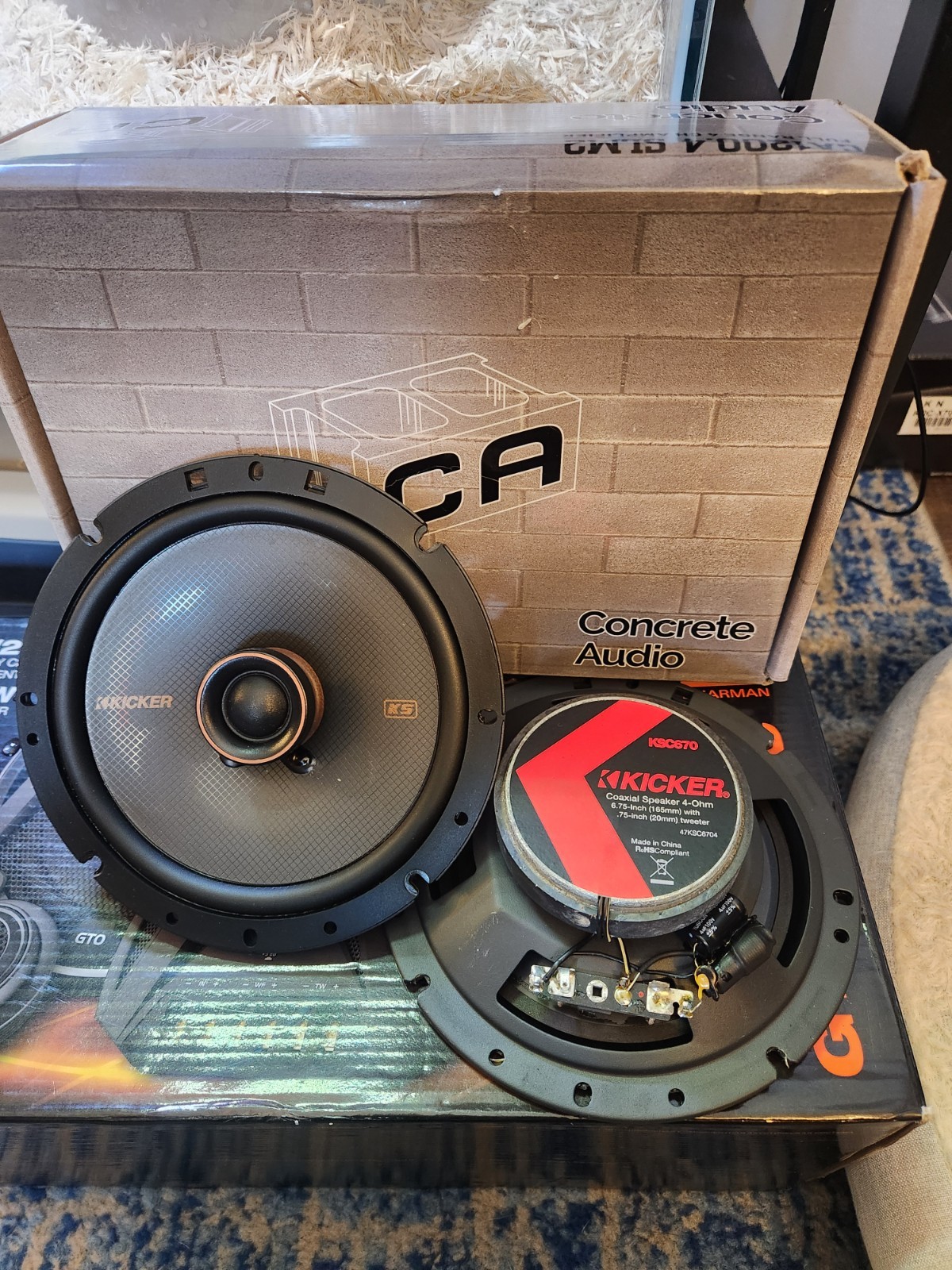 Alpine UTE-73BT and 2 Kicker KSC670