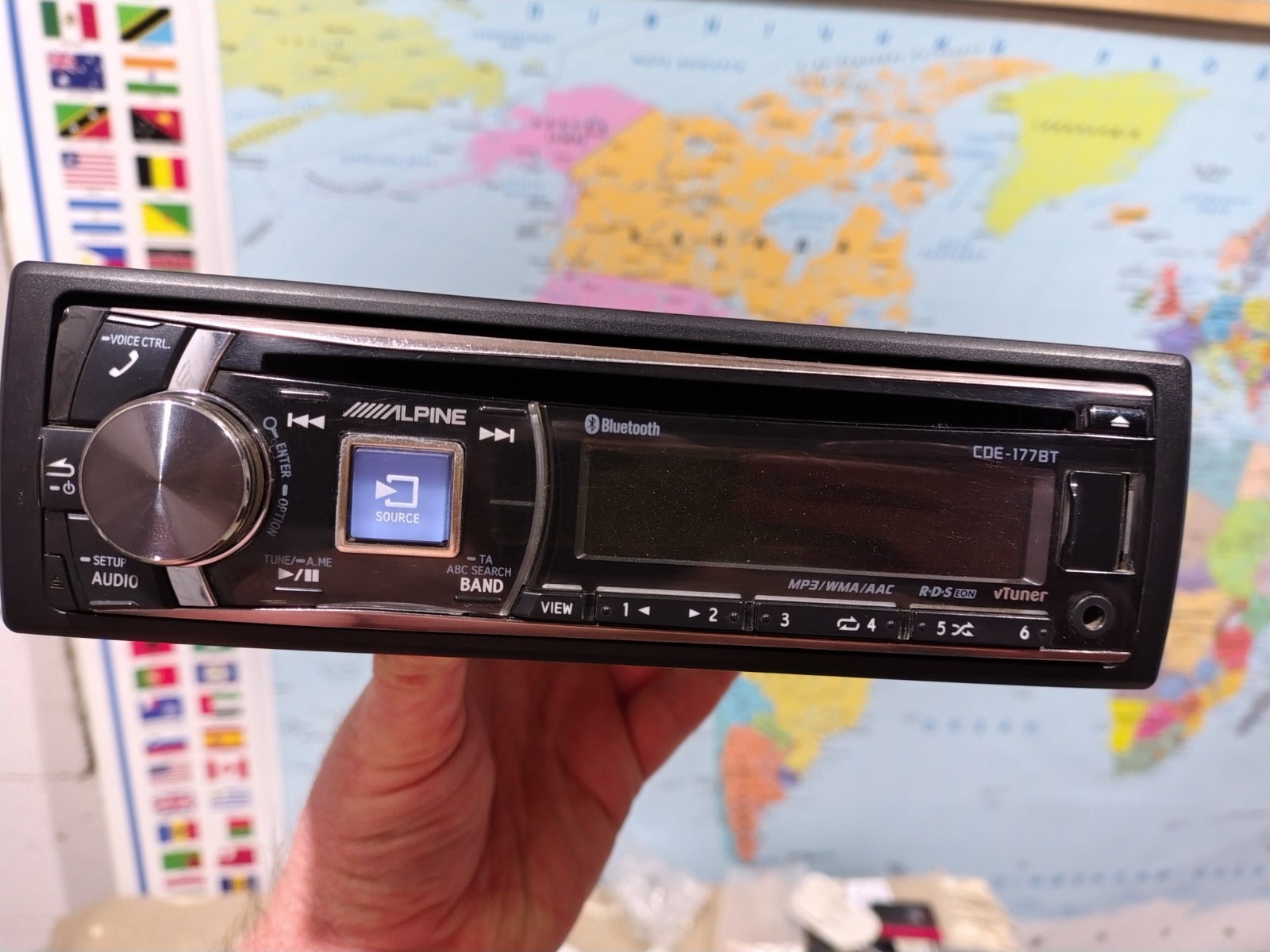 Alpine CDE-177BT Car Stereo CD Media Receiver Fully Working Great Shape