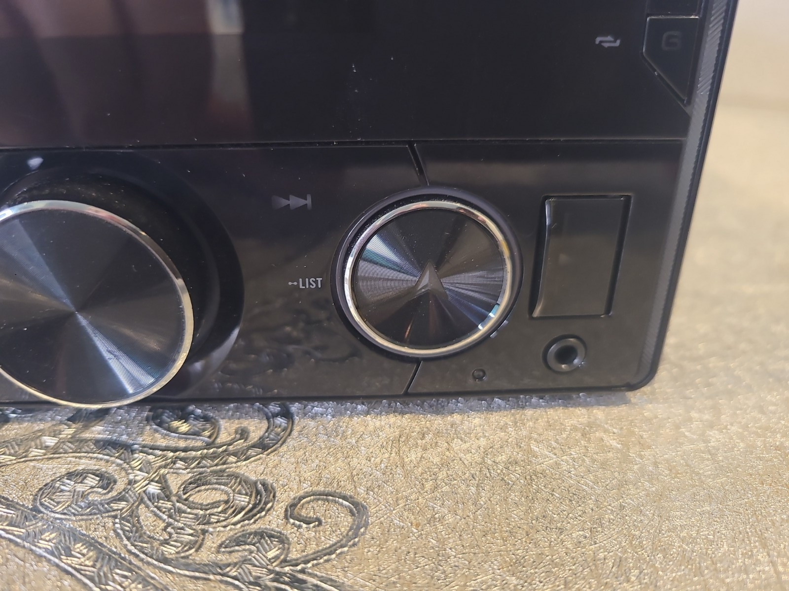 Pioneer FH-S520BT Double-DIN CD Audio with Built-in Bluetooth